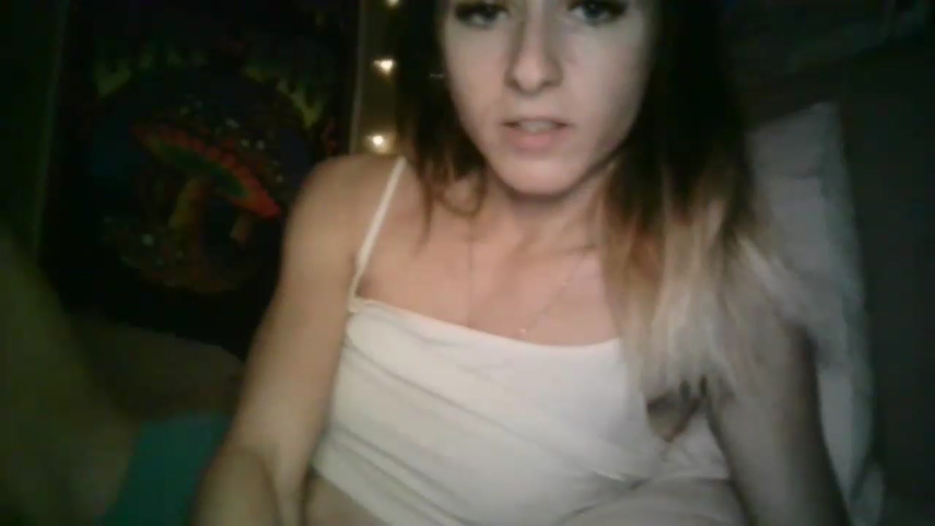 Gallery image thumbnail from Its_kyliee's myfreecams stream on, 04/03/2023, 02:39 image 11 of 20