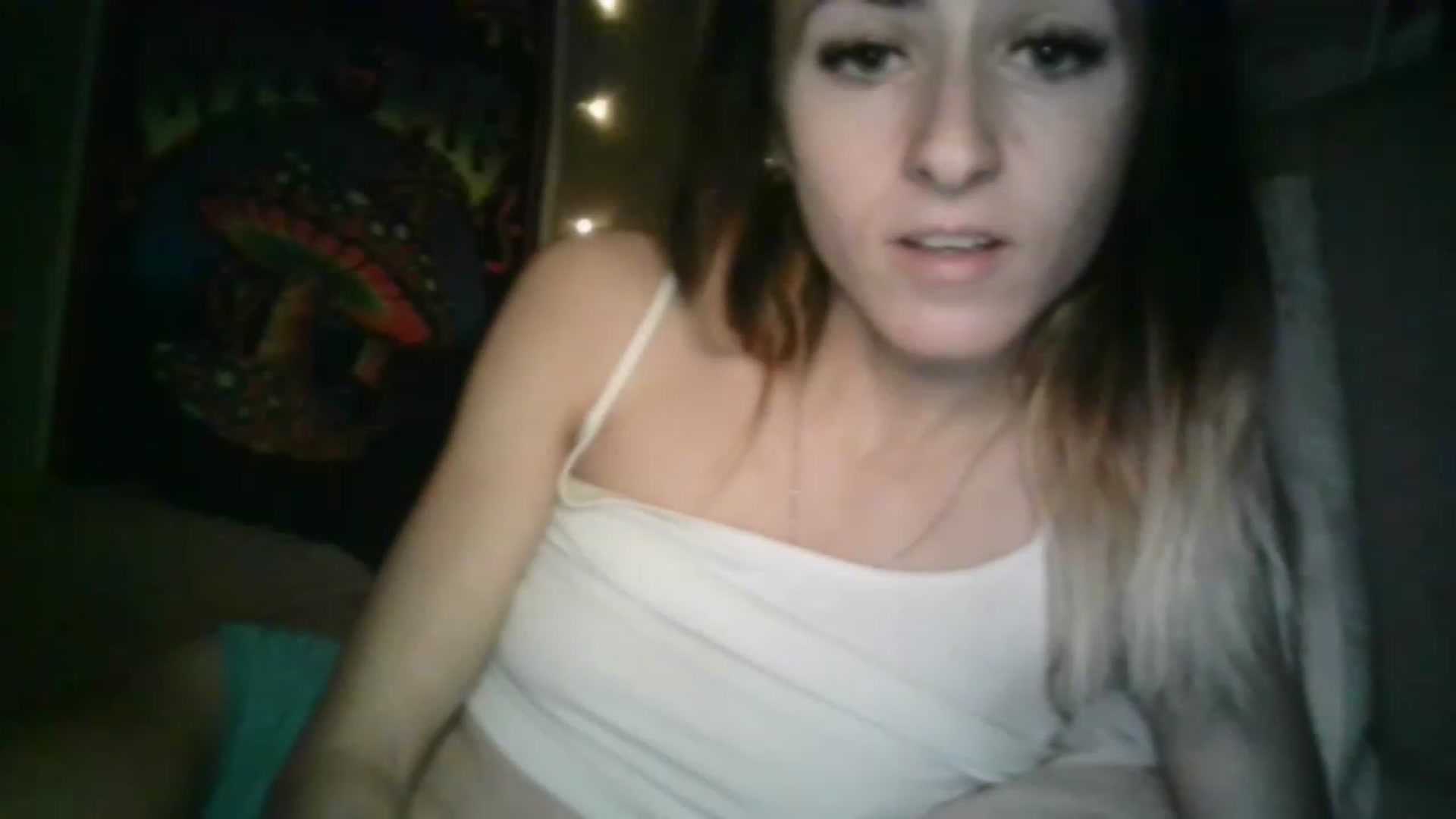 Gallery image thumbnail from Its_kyliee's myfreecams stream on, 04/03/2023, 02:39 image 14 of 20