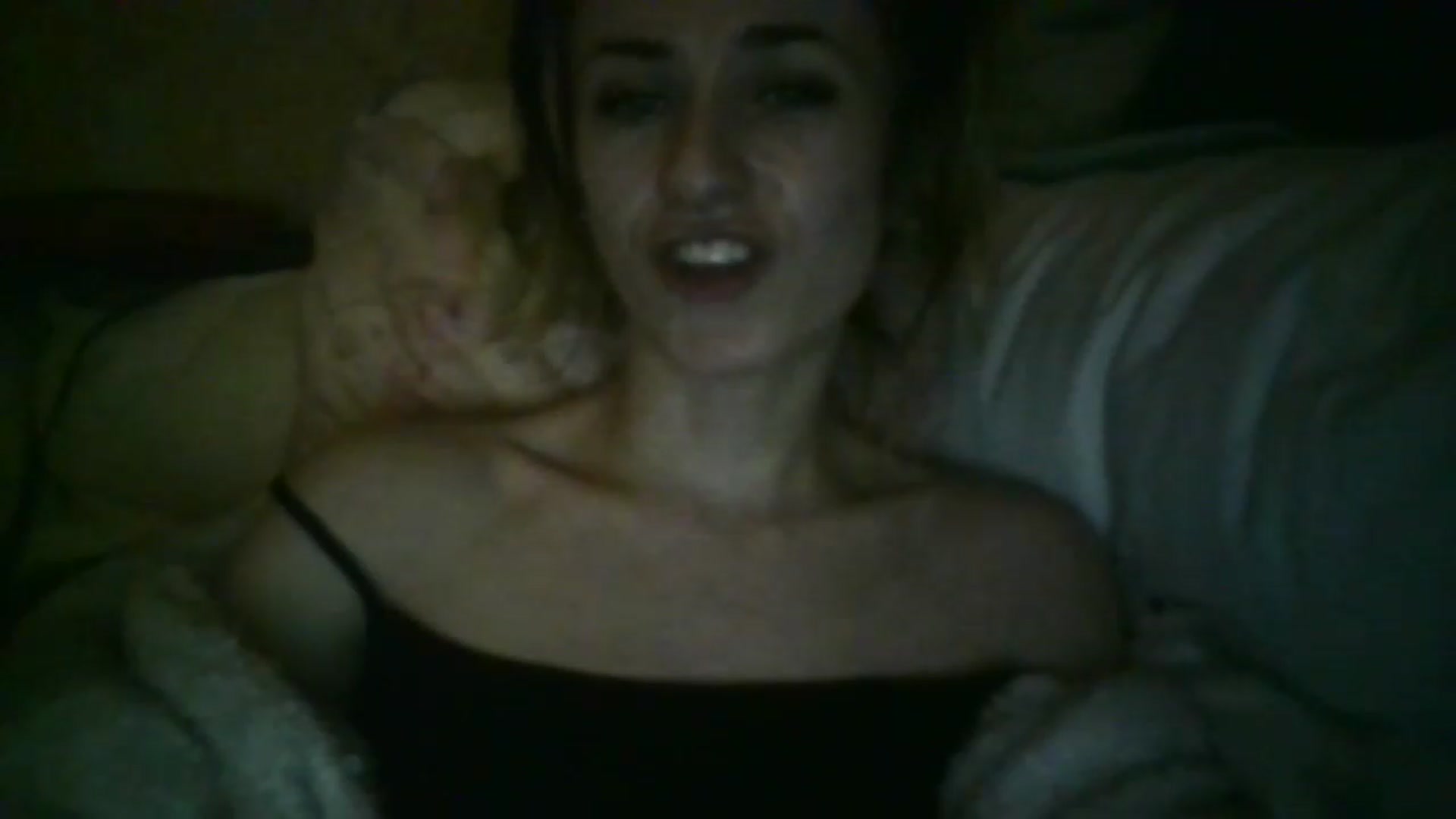 Gallery image thumbnail from Its_kyliee's myfreecams stream on, 04/15/2023, 24:03 image 14 of 20
