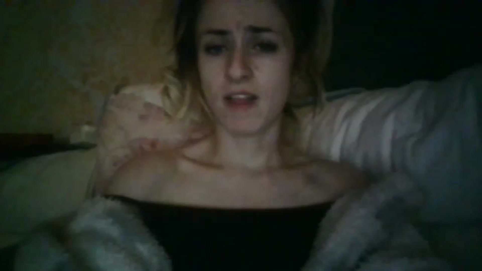 Gallery image thumbnail from Its_kyliee's myfreecams stream on, 04/15/2023, 24:03 image 4 of 20
