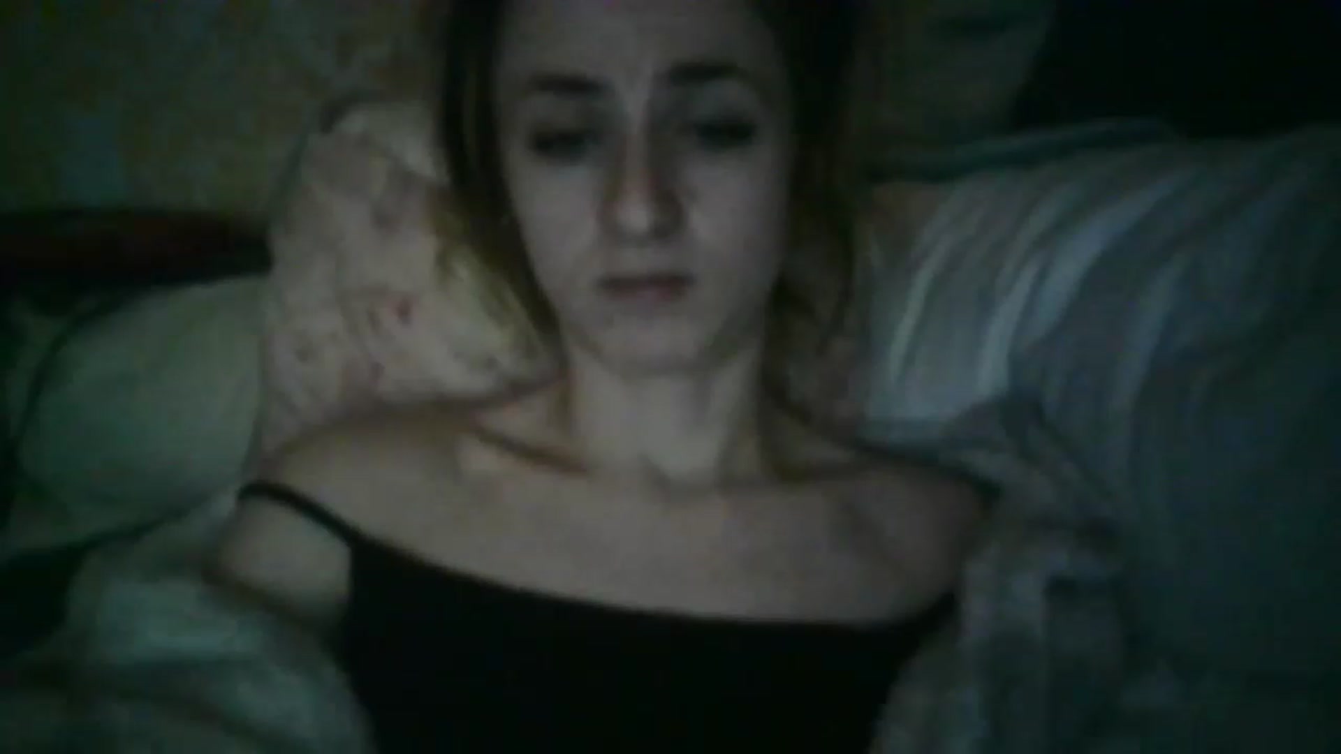 Gallery image thumbnail from Its_kyliee's myfreecams stream on, 04/15/2023, 24:03 image 10 of 20