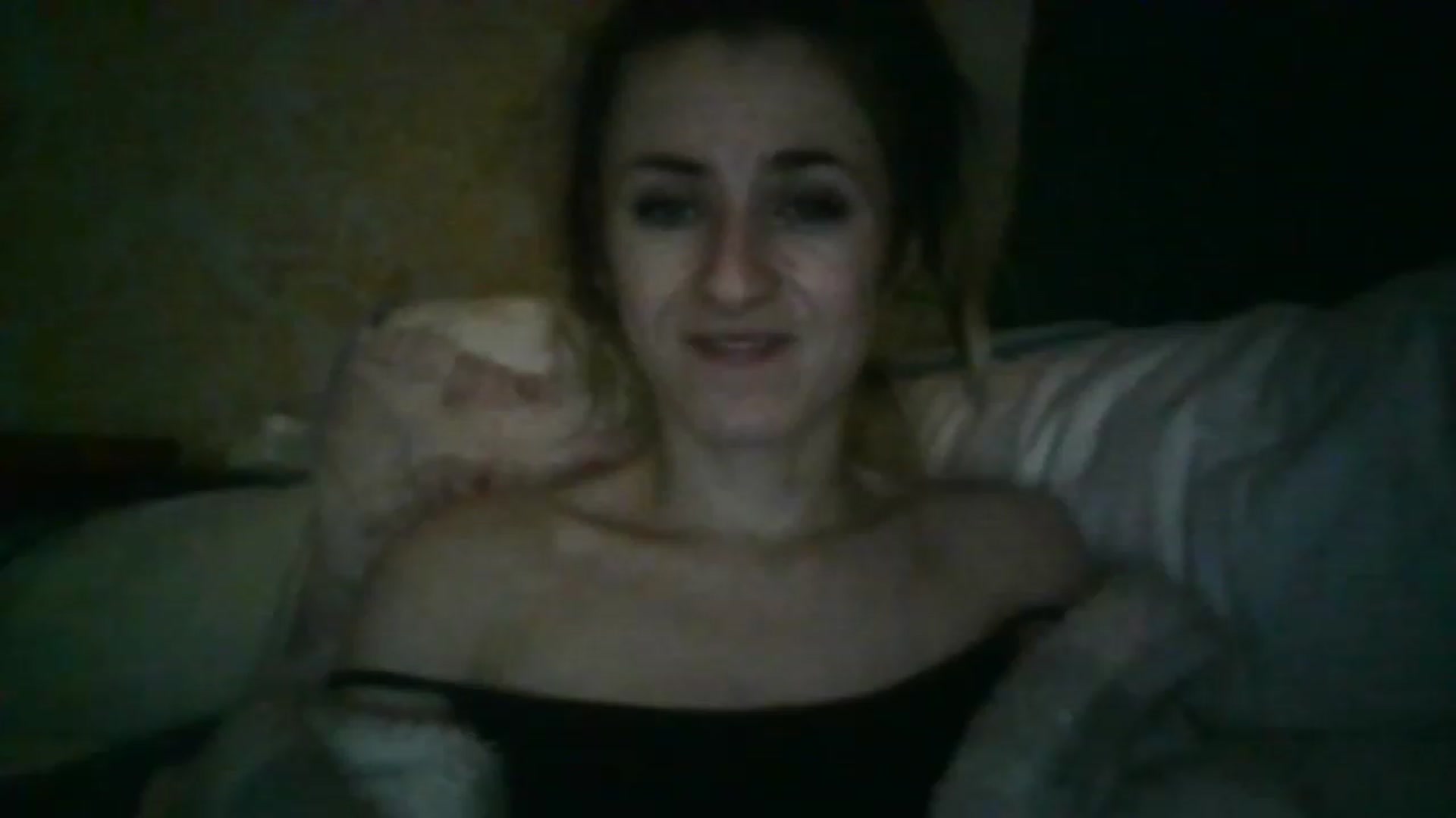 Gallery image thumbnail from Its_kyliee's myfreecams stream on, 04/15/2023, 24:03 image 3 of 20