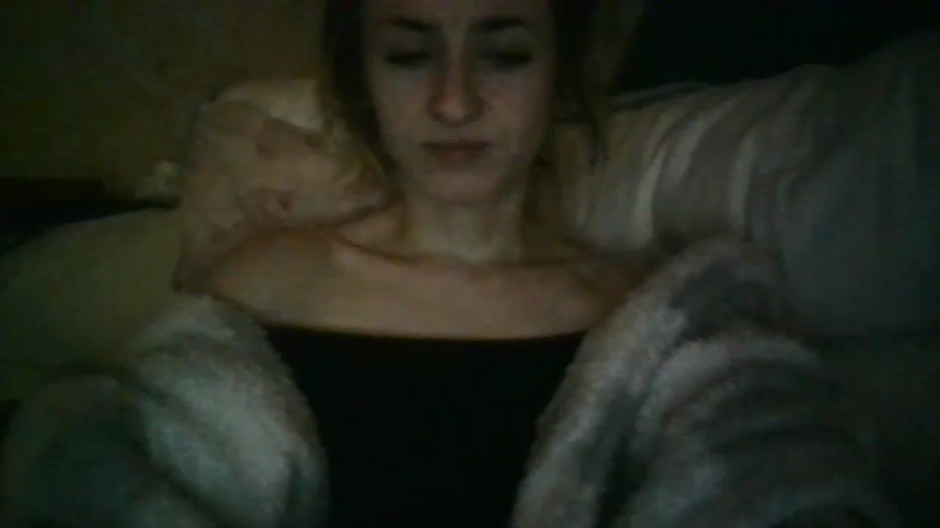 Gallery image thumbnail from Its_kyliee's myfreecams stream on, 04/15/2023, 24:03 image 5 of 20