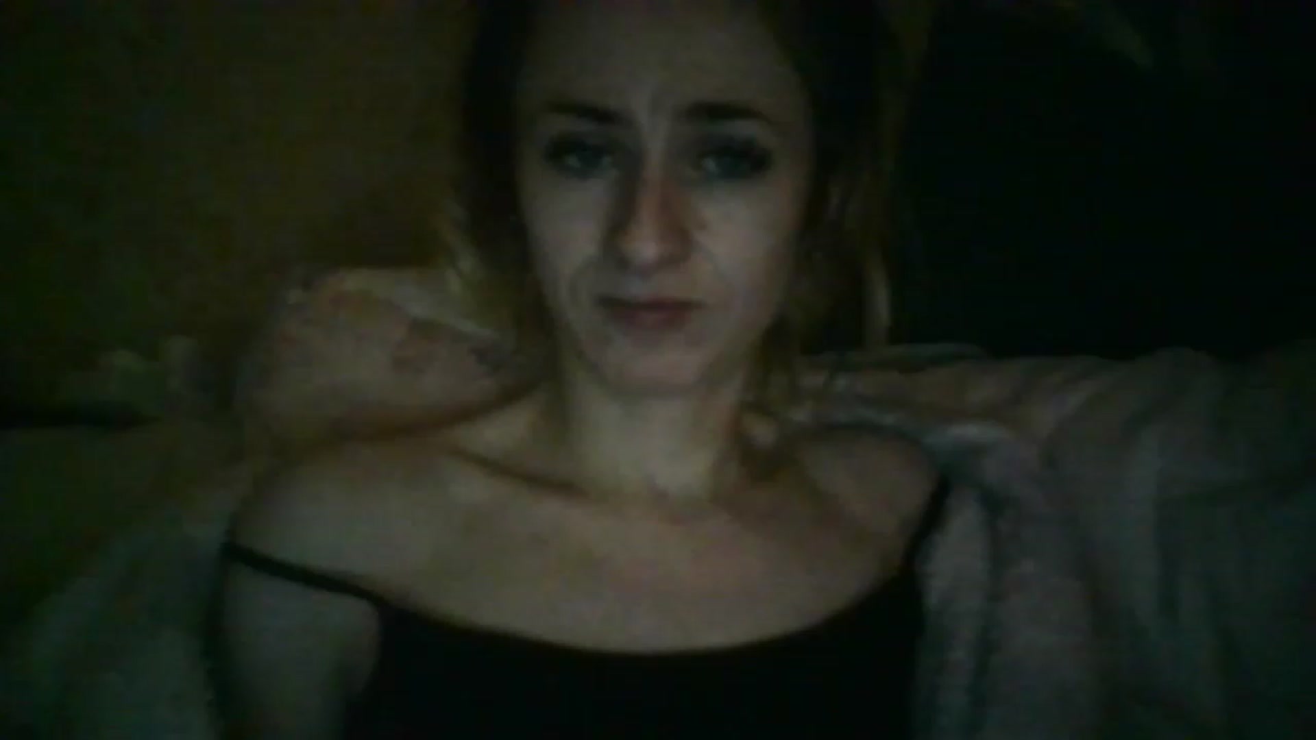 Gallery image thumbnail from Its_kyliee's myfreecams stream on, 04/15/2023, 24:03 image 2 of 20
