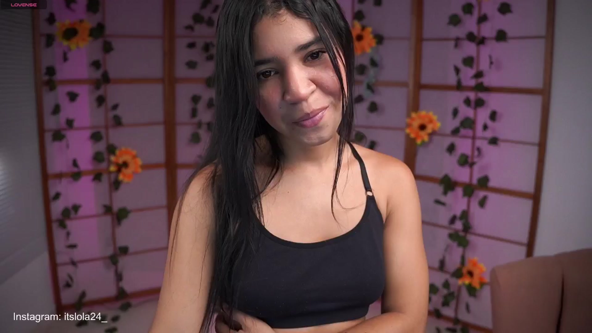 Gallery image thumbnail from Its_lola's myfreecams stream on, 05/25/2025, 13:08 image 16 of 20