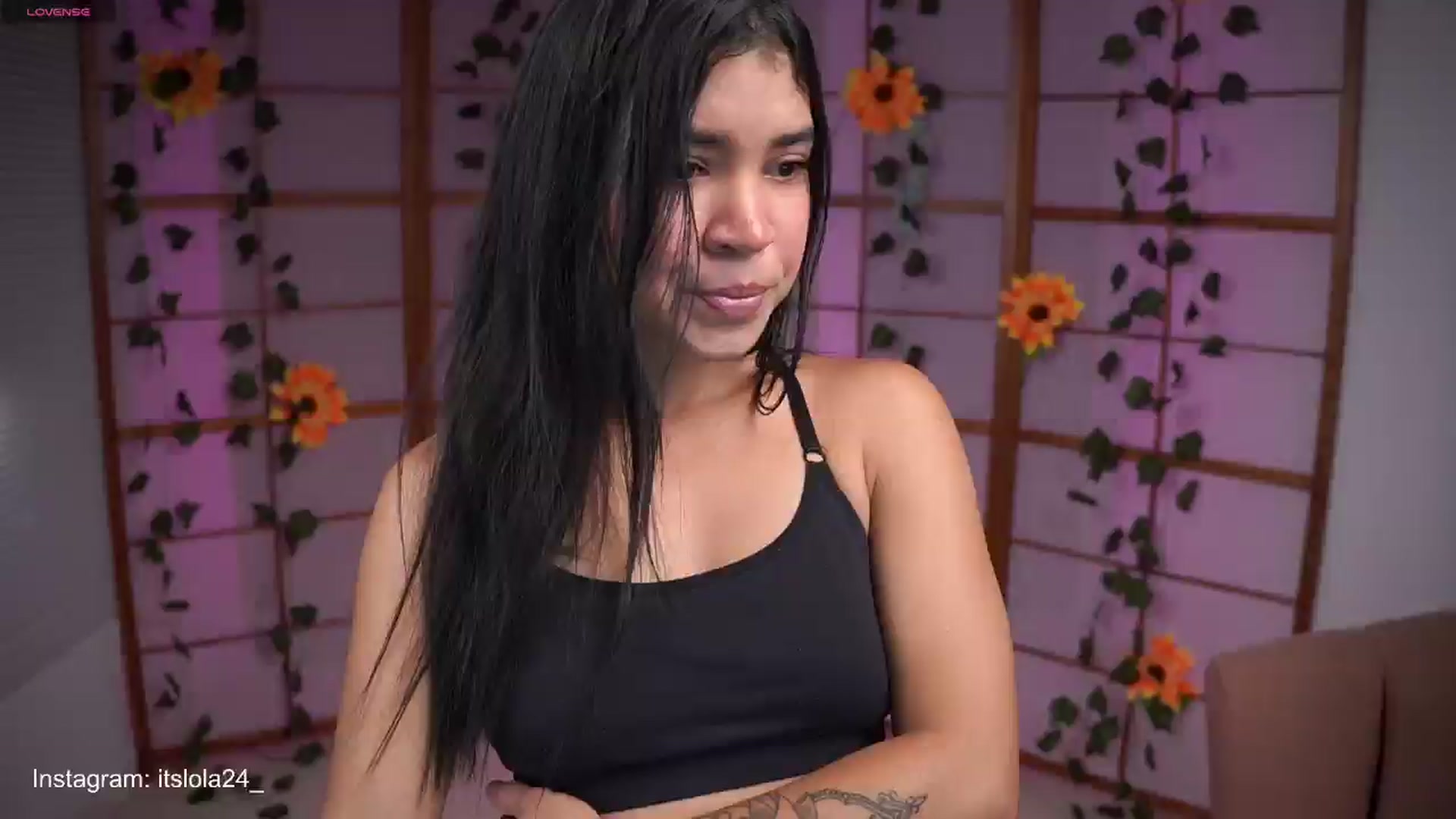 Gallery image thumbnail from Its_lola's myfreecams stream on, 05/25/2025, 13:08 image 4 of 20