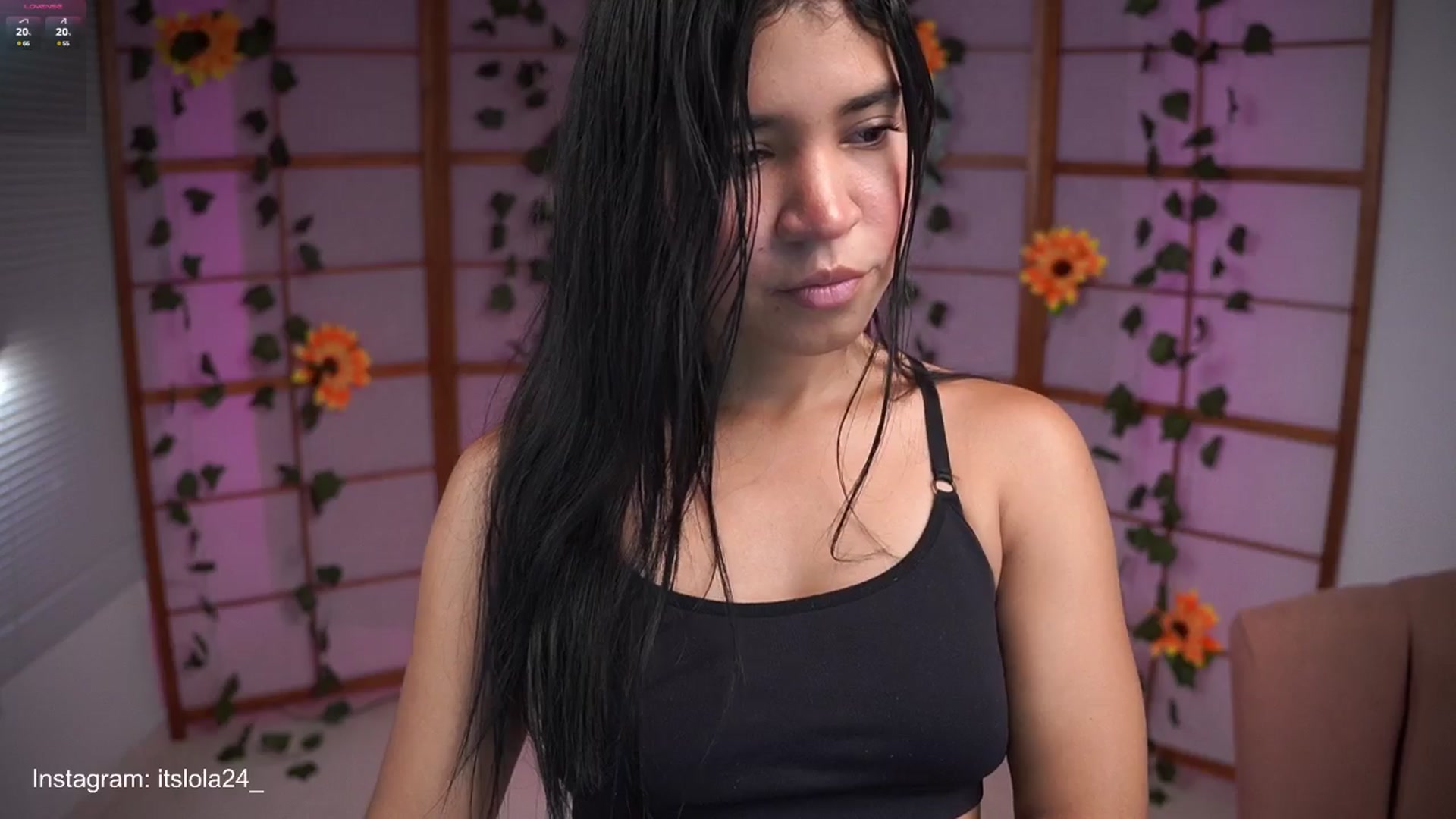 Gallery image thumbnail from Its_lola's myfreecams stream on, 05/25/2025, 13:46 image 12 of 20