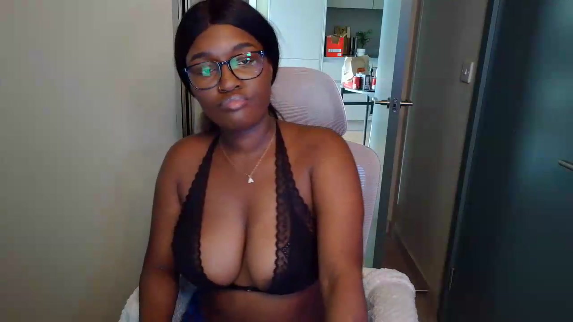 Gallery image thumbnail from Itsanna_b's myfreecams stream on, 07/02/2026, 09:18 image 2 of 20