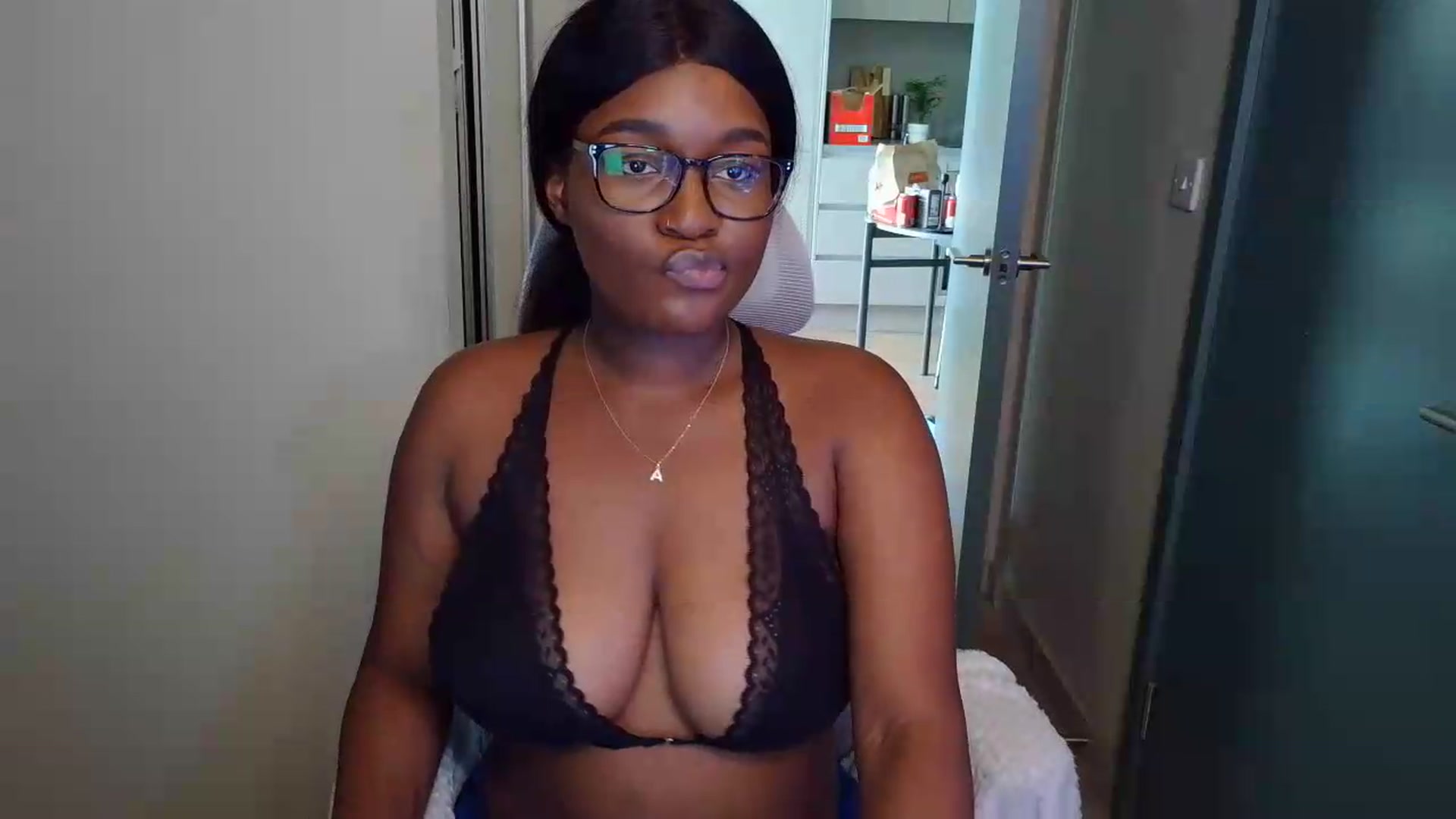 Gallery image thumbnail from Itsanna_b's myfreecams stream on, 07/02/2026, 09:18 image 17 of 20