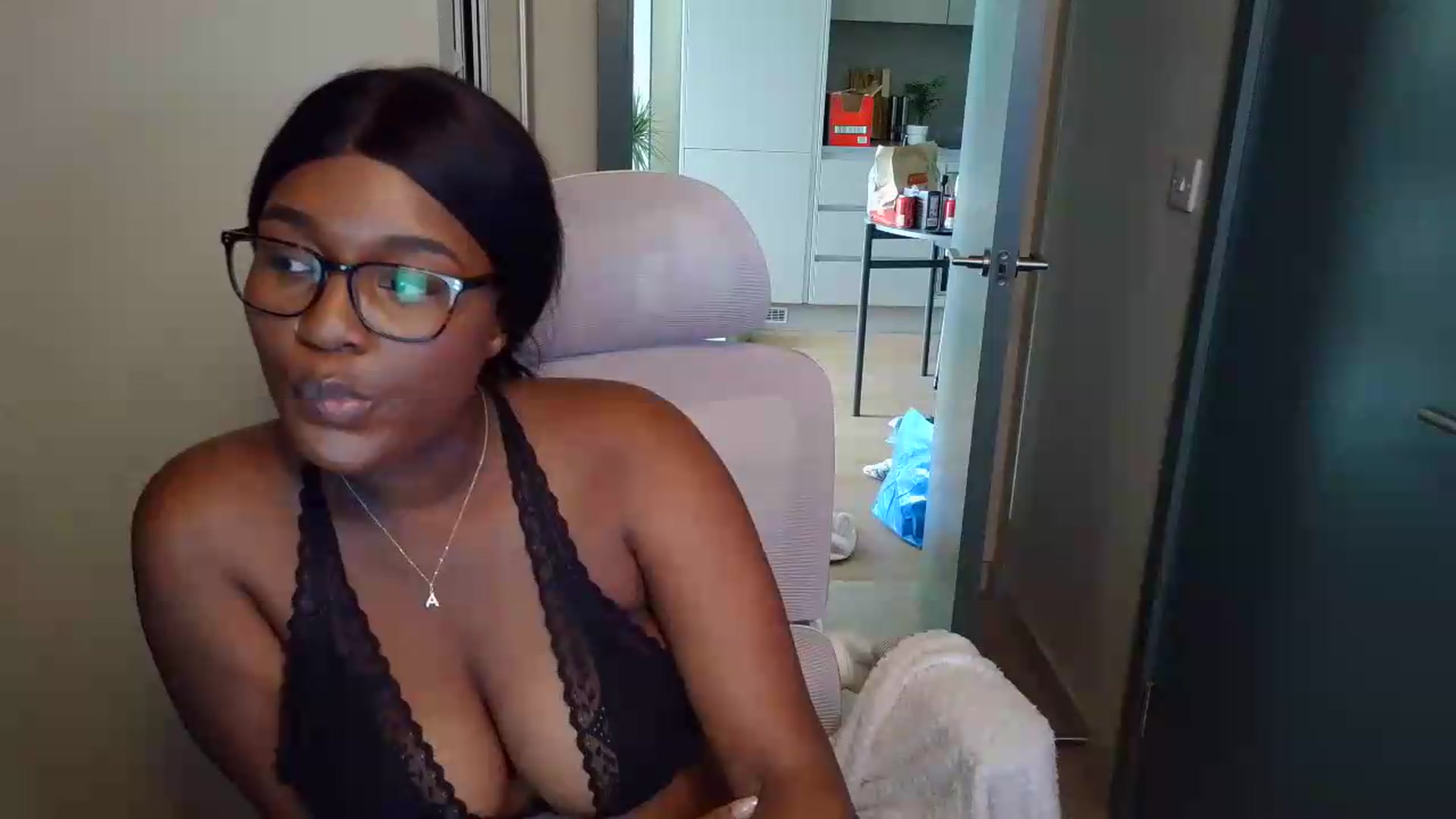 Gallery image thumbnail from Itsanna_b's myfreecams stream on, 07/02/2026, 09:18 image 12 of 20
