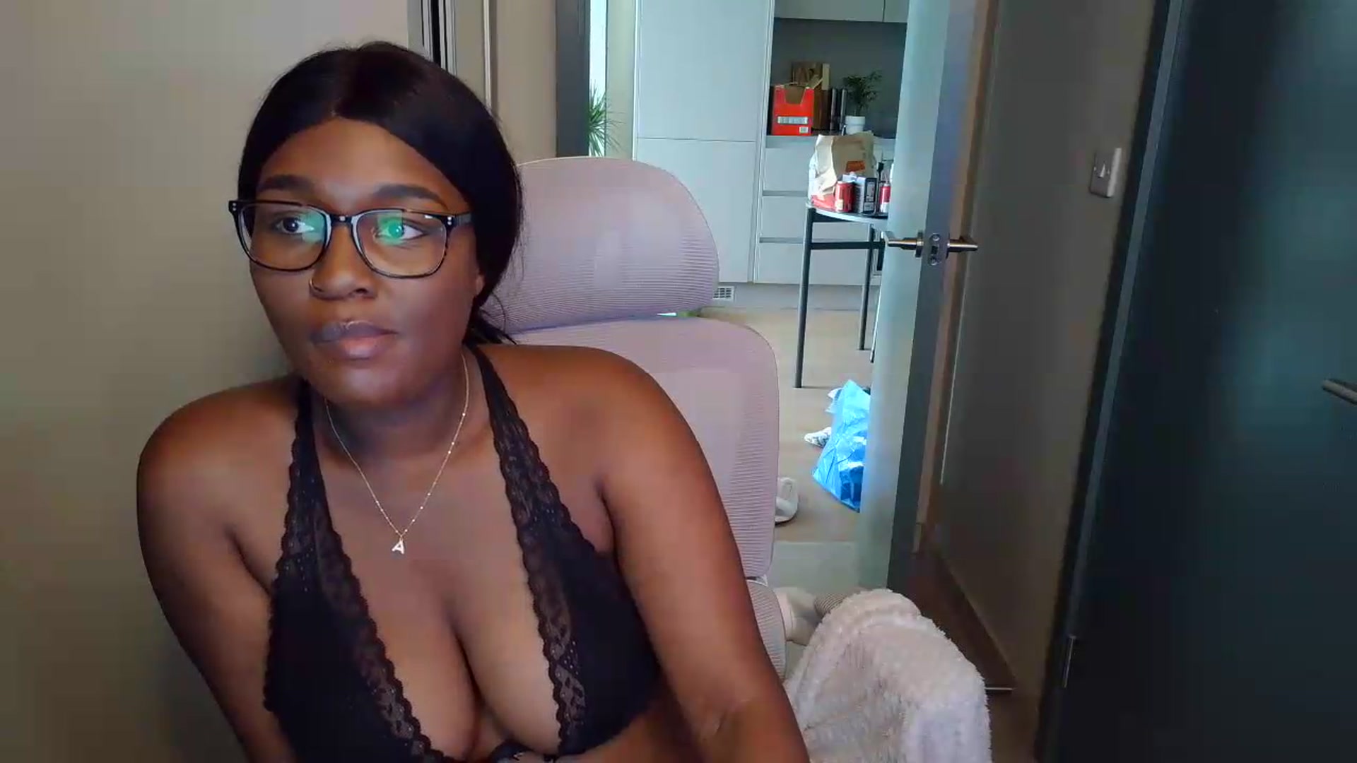 Gallery image thumbnail from Itsanna_b's myfreecams stream on, 07/02/2026, 09:18 image 16 of 20