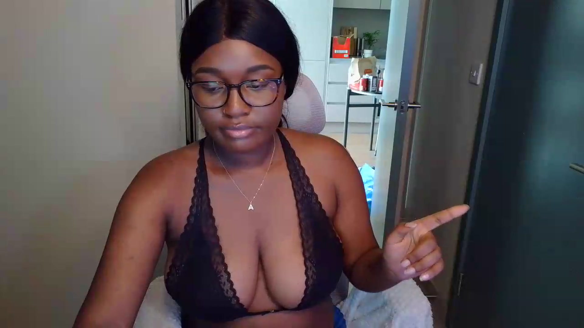 Gallery image thumbnail from Itsanna_b's myfreecams stream on, 07/02/2026, 09:18 image 18 of 20