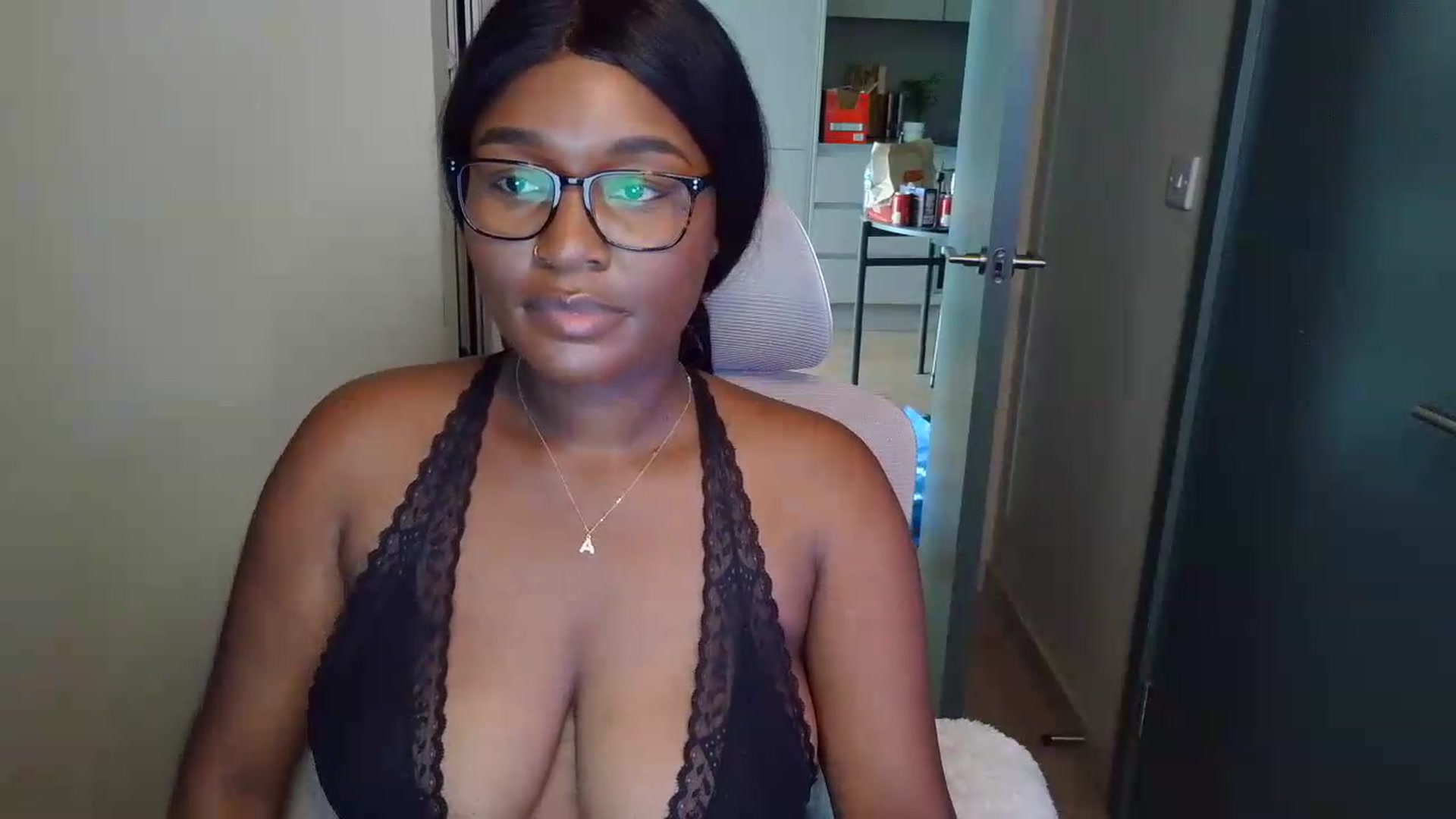Gallery image thumbnail from Itsanna_b's myfreecams stream on, 07/02/2026, 12:31 image 16 of 20