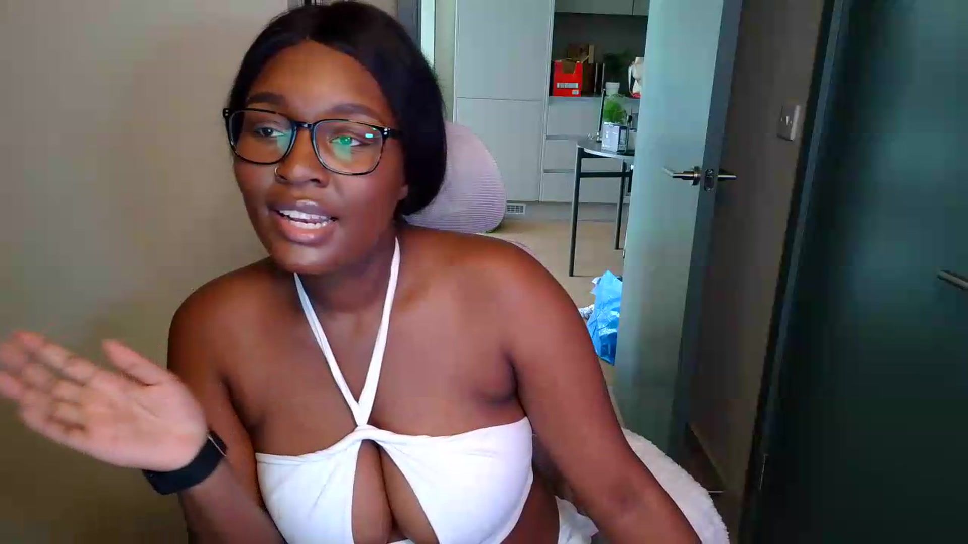 Gallery image thumbnail from Itsanna_b's myfreecams stream on, 07/03/2026, 09:55 image 9 of 20