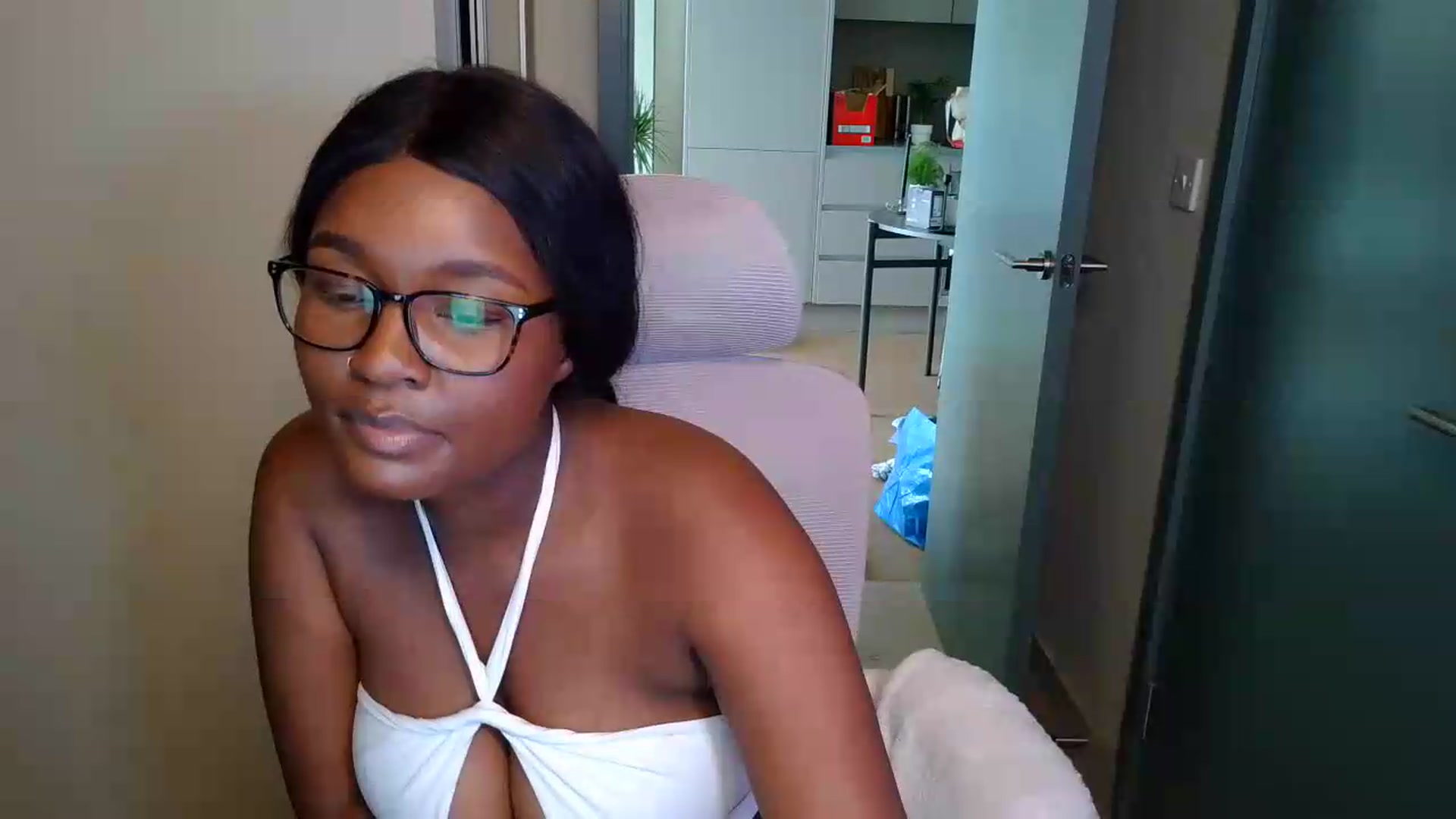 Gallery image thumbnail from Itsanna_b's myfreecams stream on, 07/03/2026, 09:55 image 4 of 20