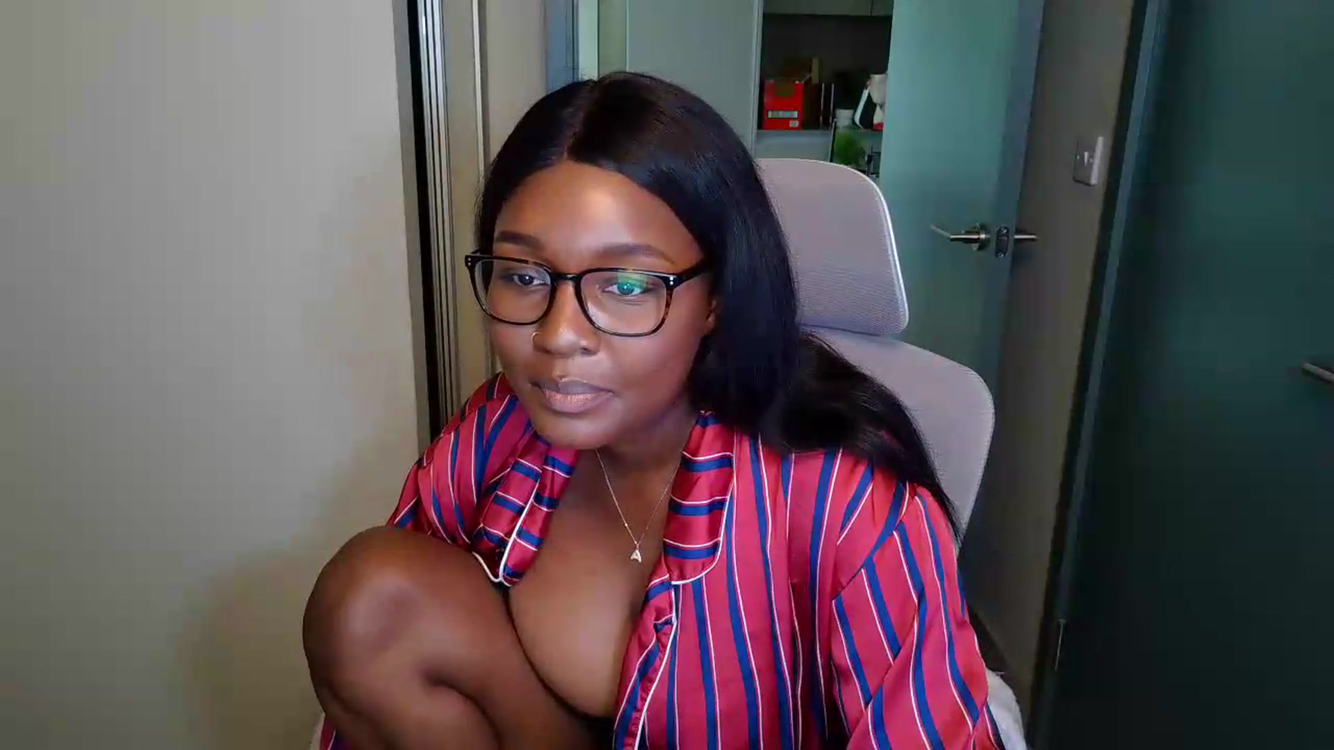 Gallery image thumbnail from Itsanna_b's myfreecams stream on, 07/04/2026, 08:19 image 4 of 20