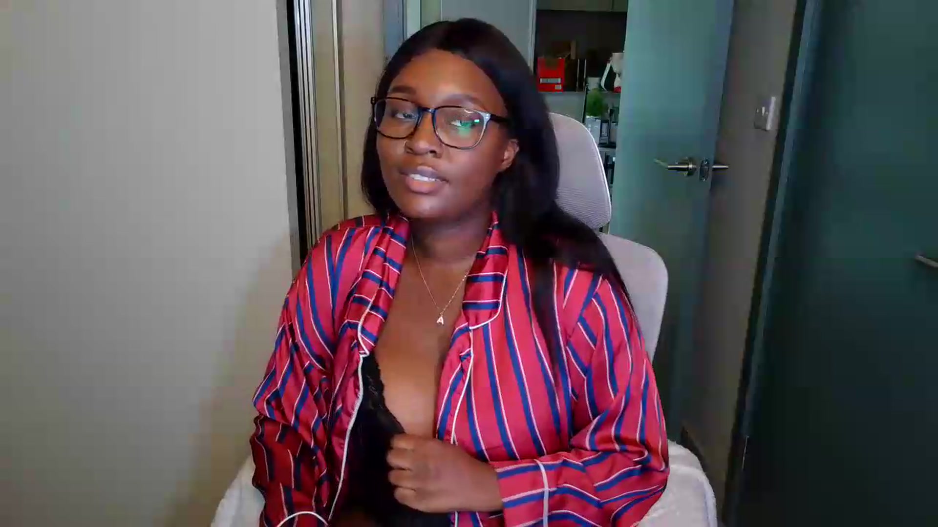 Gallery image thumbnail from Itsanna_b's myfreecams stream on, 07/04/2026, 08:19 image 6 of 20
