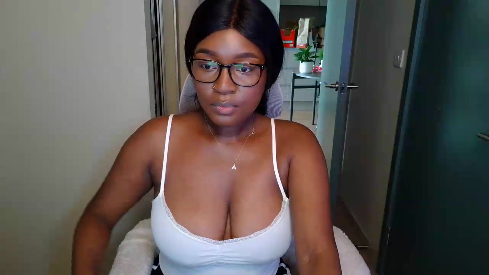 Gallery image thumbnail from Itsanna_b's myfreecams stream on, 07/05/2026, 11:48 image 3 of 20