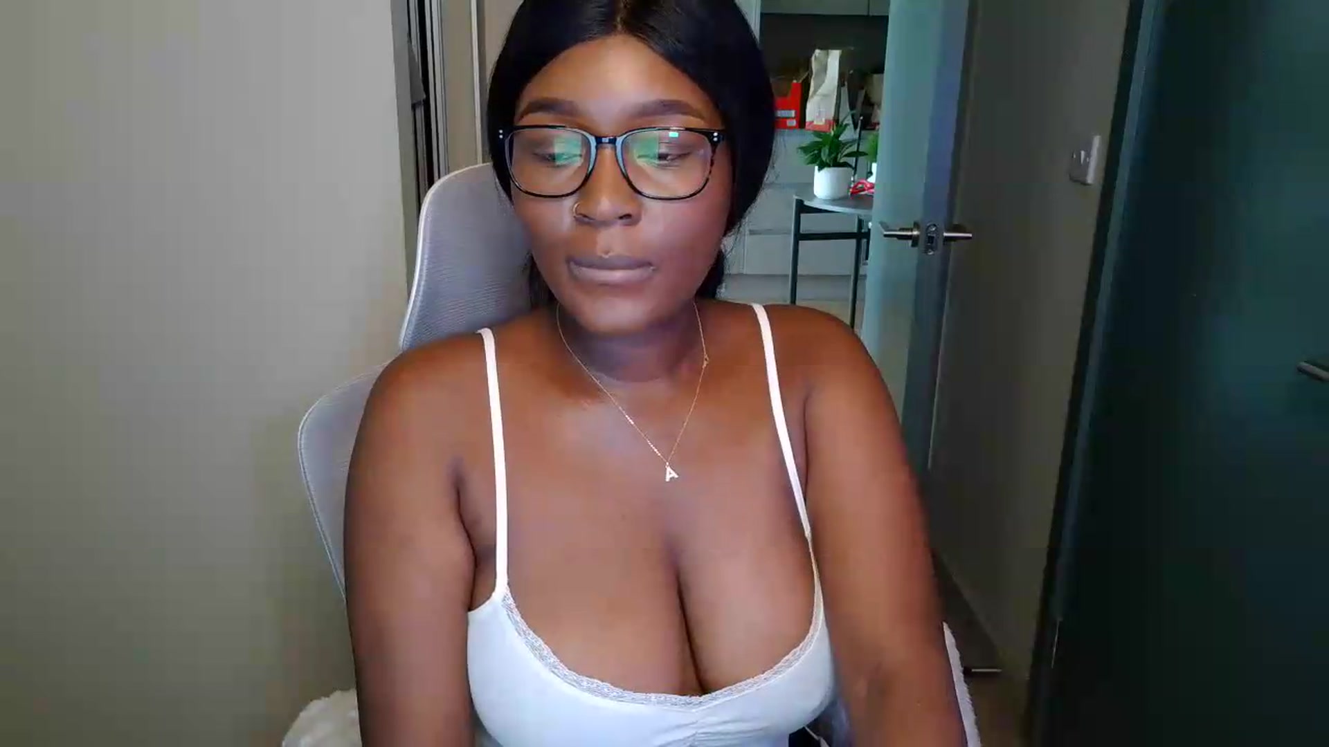 Gallery image thumbnail from Itsanna_b's myfreecams stream on, 07/05/2026, 11:48 image 8 of 20