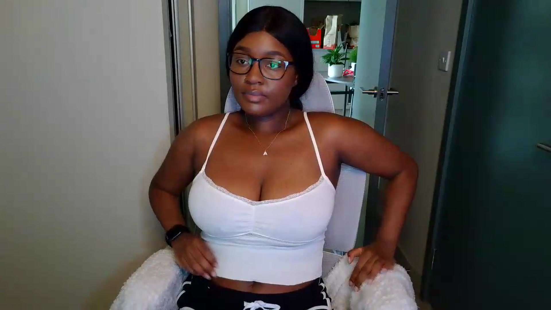 Gallery image thumbnail from Itsanna_b's myfreecams stream on, 07/05/2026, 12:52 image 12 of 20