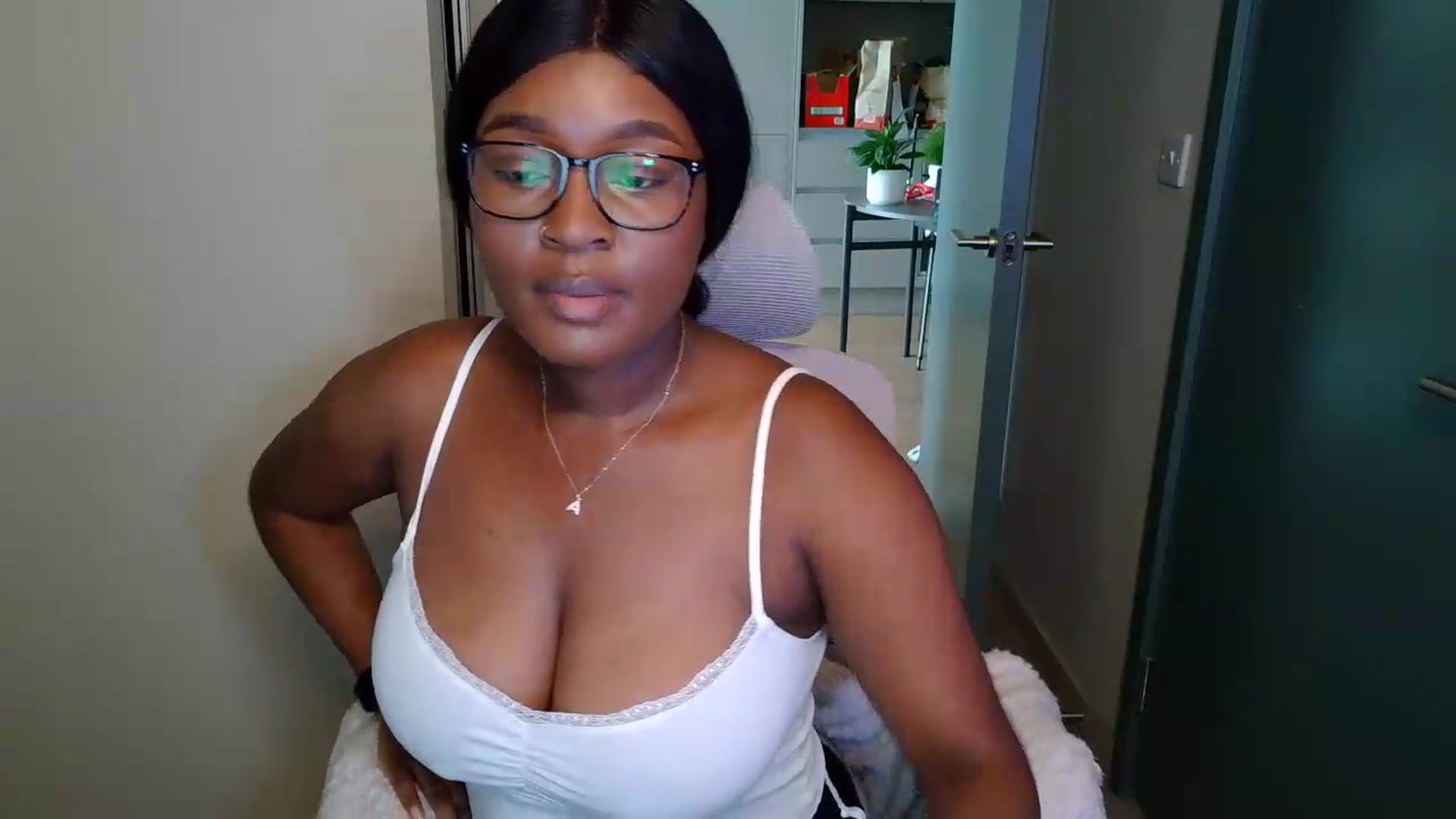 Gallery image thumbnail from Itsanna_b's myfreecams stream on, 07/05/2026, 12:52 image 8 of 20