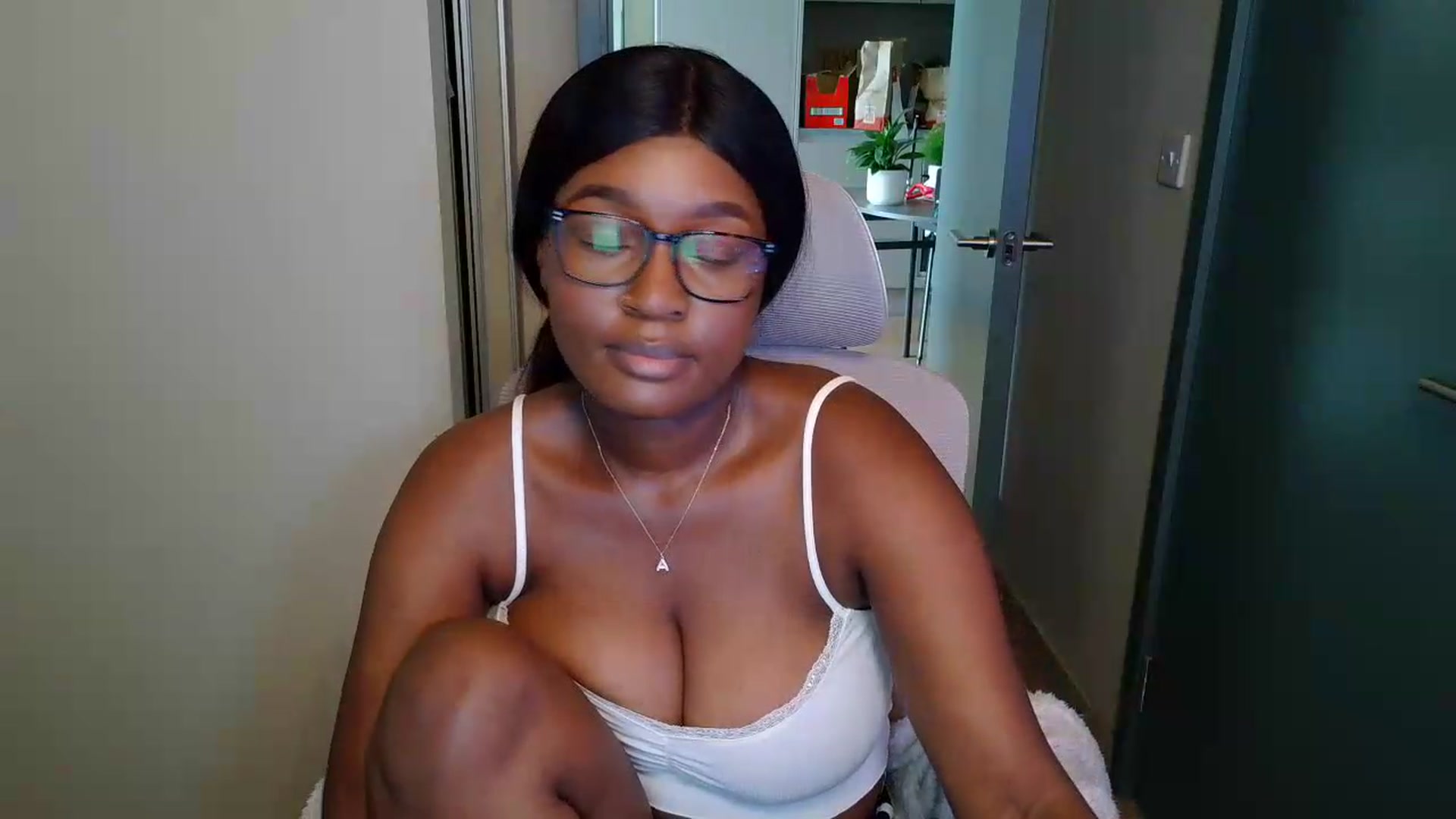 Gallery image thumbnail from Itsanna_b's myfreecams stream on, 07/05/2026, 12:52 image 4 of 20