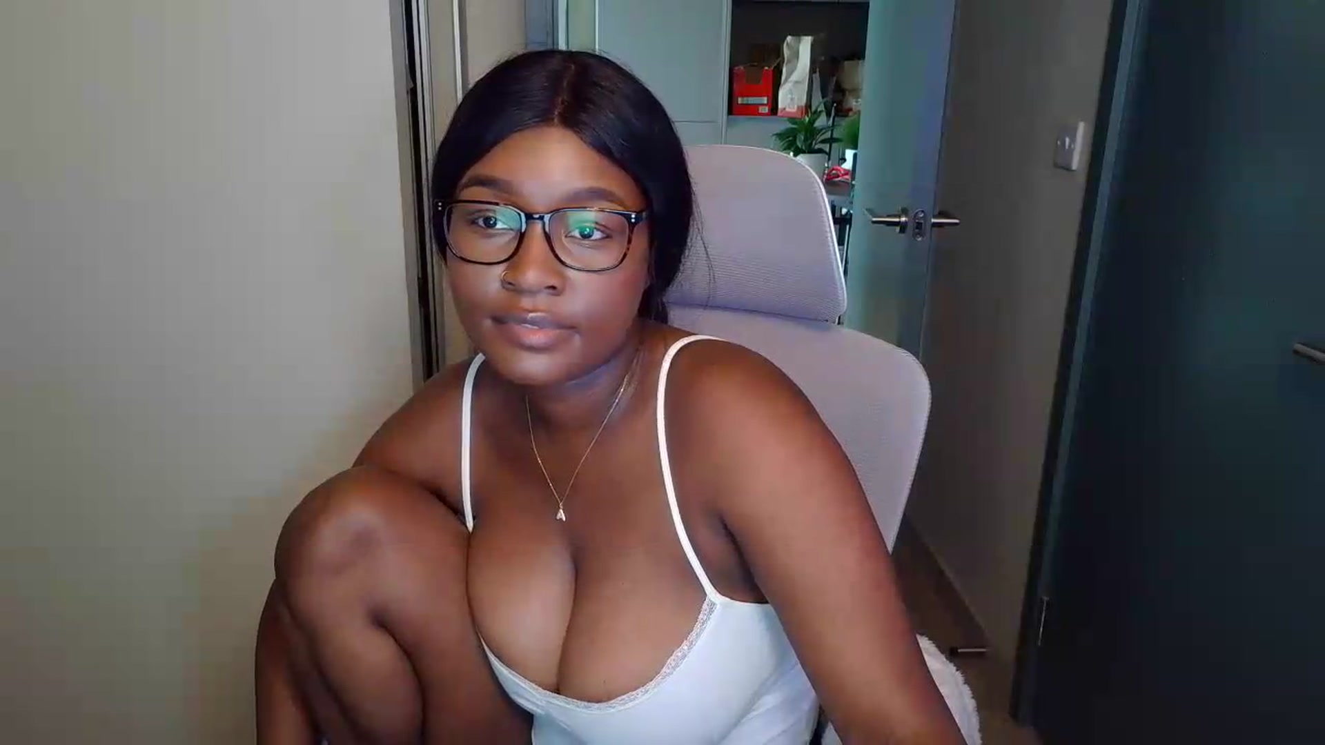 Gallery image thumbnail from Itsanna_b's myfreecams stream on, 07/05/2026, 14:42 image 12 of 20