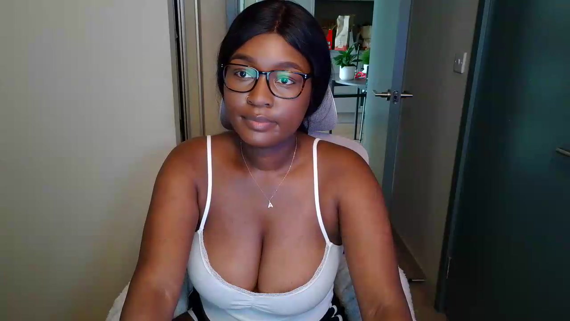 Gallery image thumbnail from Itsanna_b's myfreecams stream on, 07/05/2026, 14:42 image 5 of 20