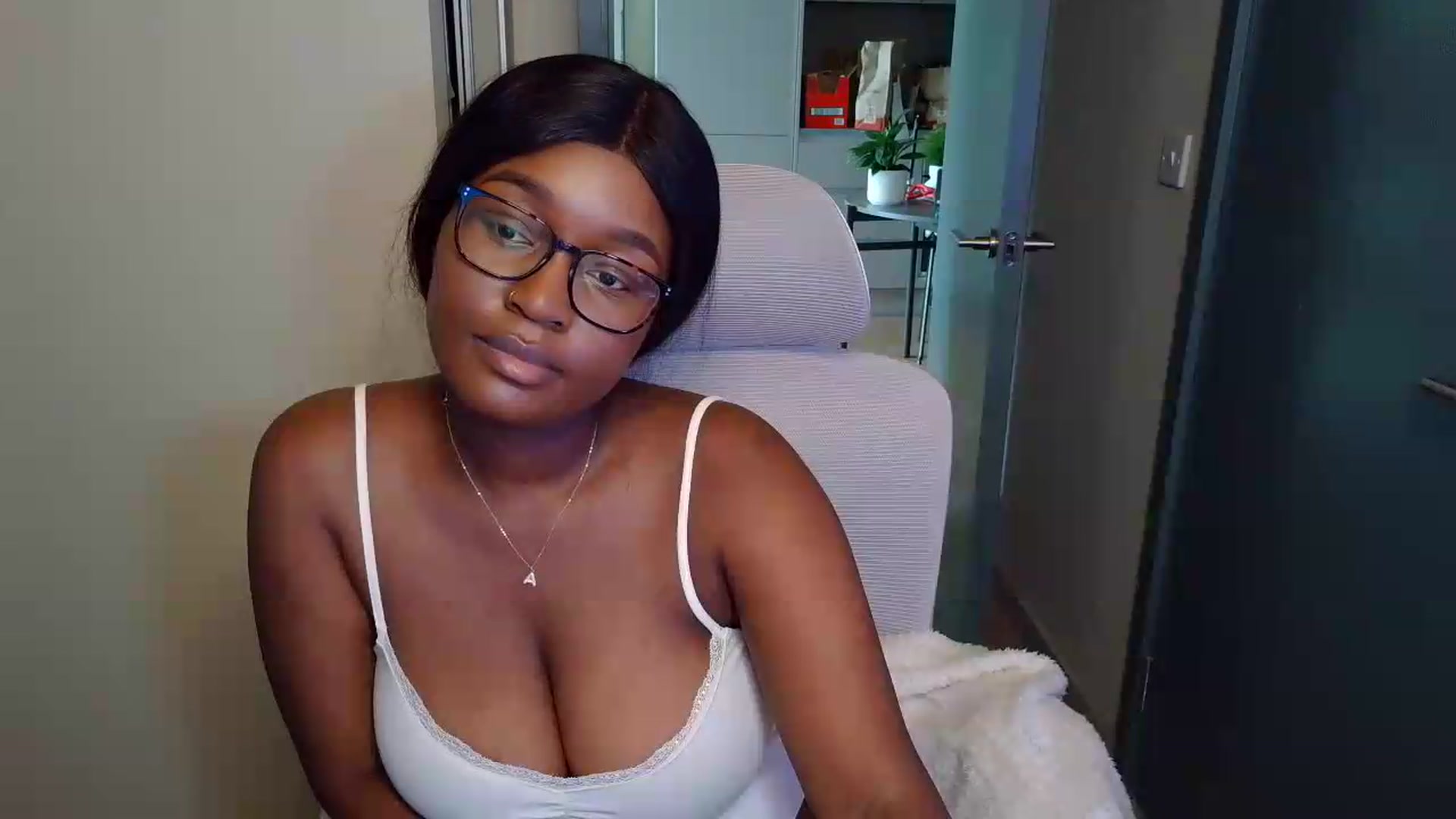 Gallery image thumbnail from Itsanna_b's myfreecams stream on, 07/05/2026, 15:49 image 16 of 20