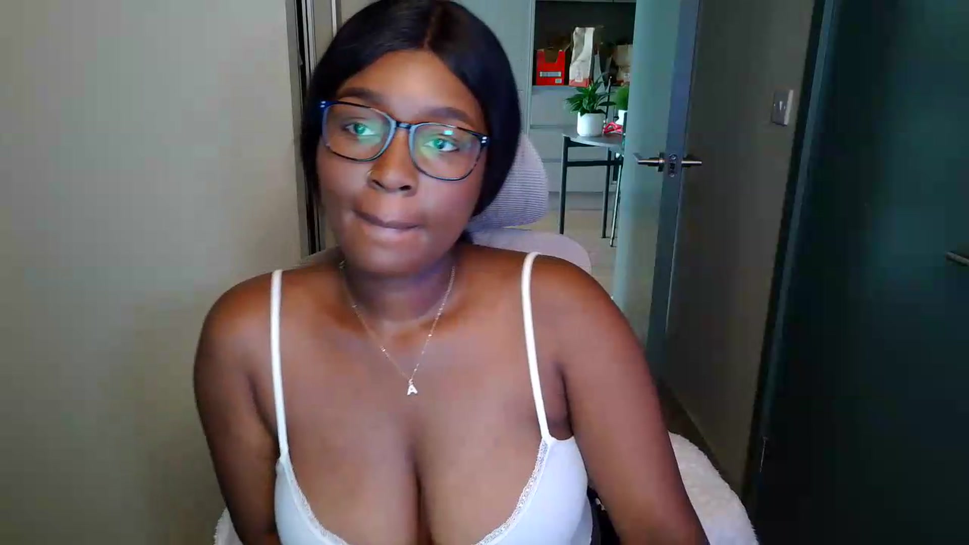 Gallery image thumbnail from Itsanna_b's myfreecams stream on, 07/05/2026, 15:49 image 3 of 20