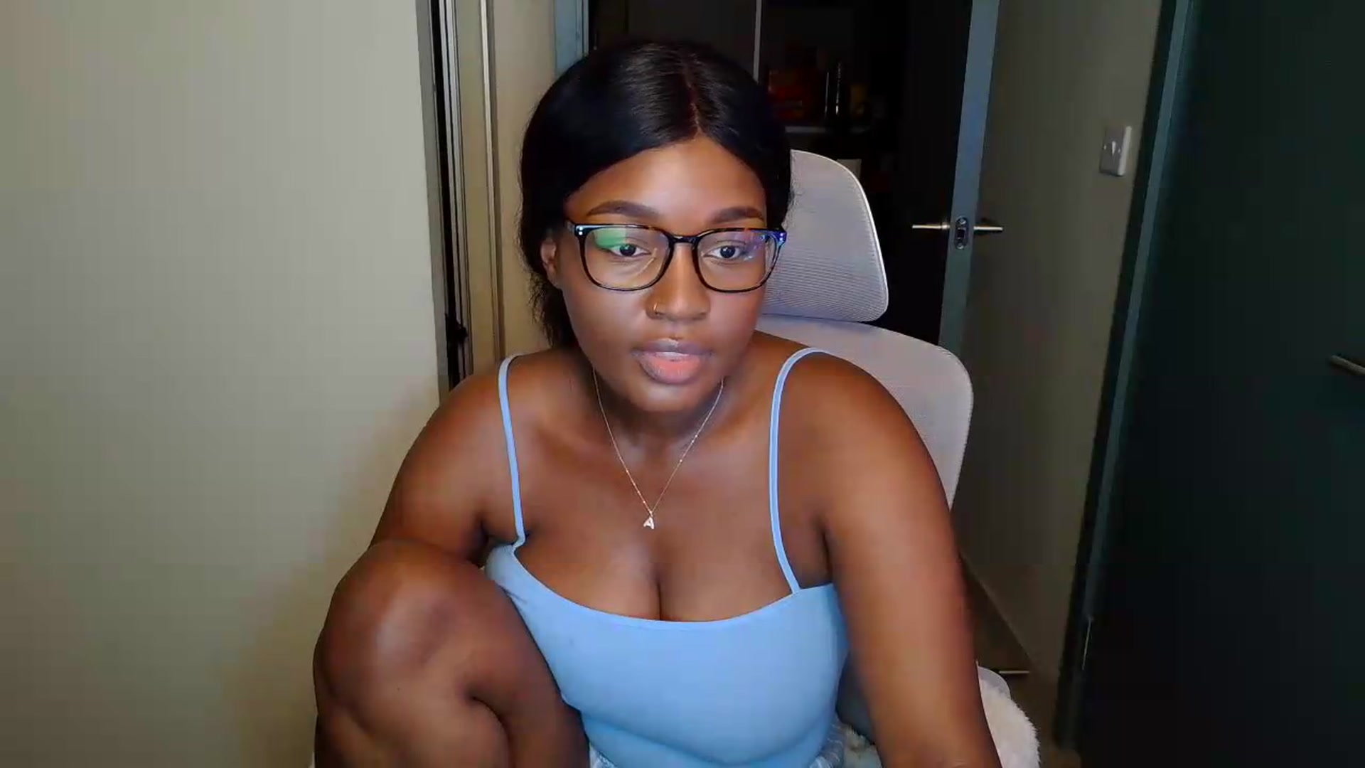Gallery image thumbnail from Itsanna_b's myfreecams stream on, 07/06/2026, 21:41 image 8 of 20
