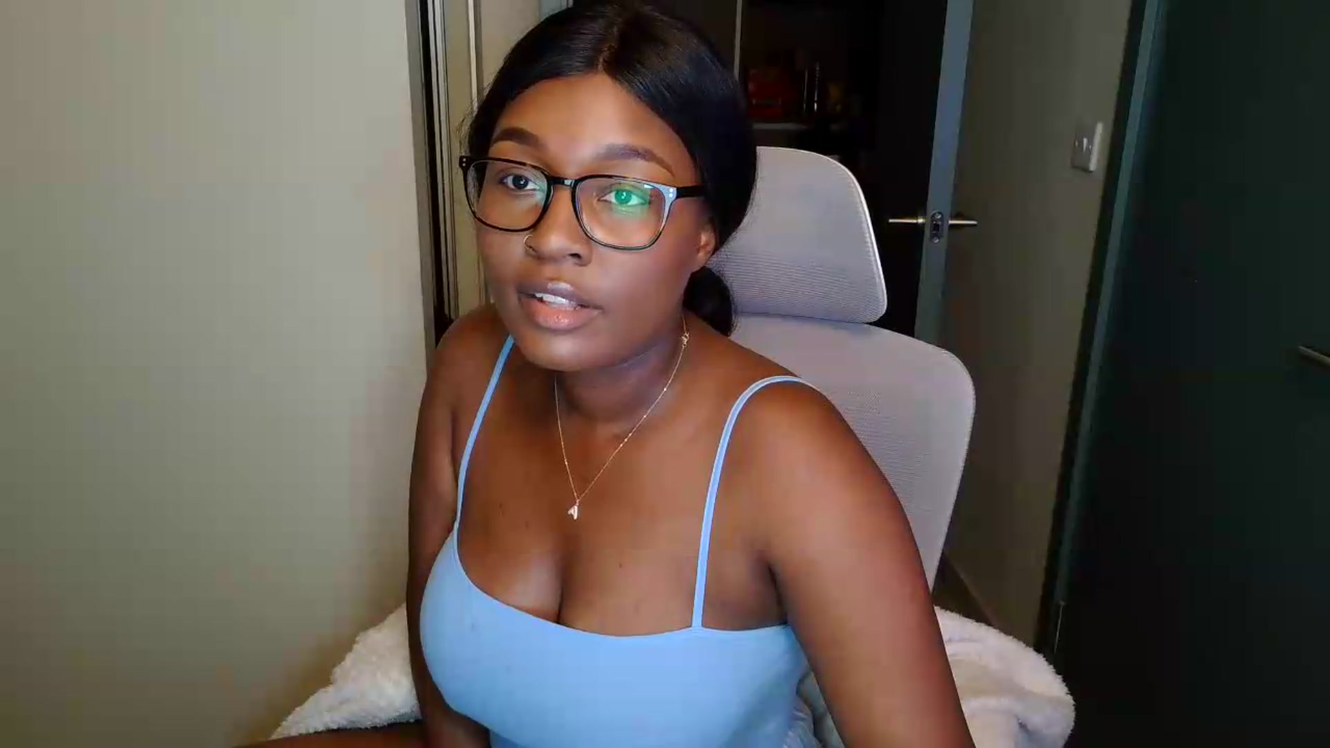Gallery image thumbnail from Itsanna_b's myfreecams stream on, 07/06/2026, 21:41 image 20 of 20