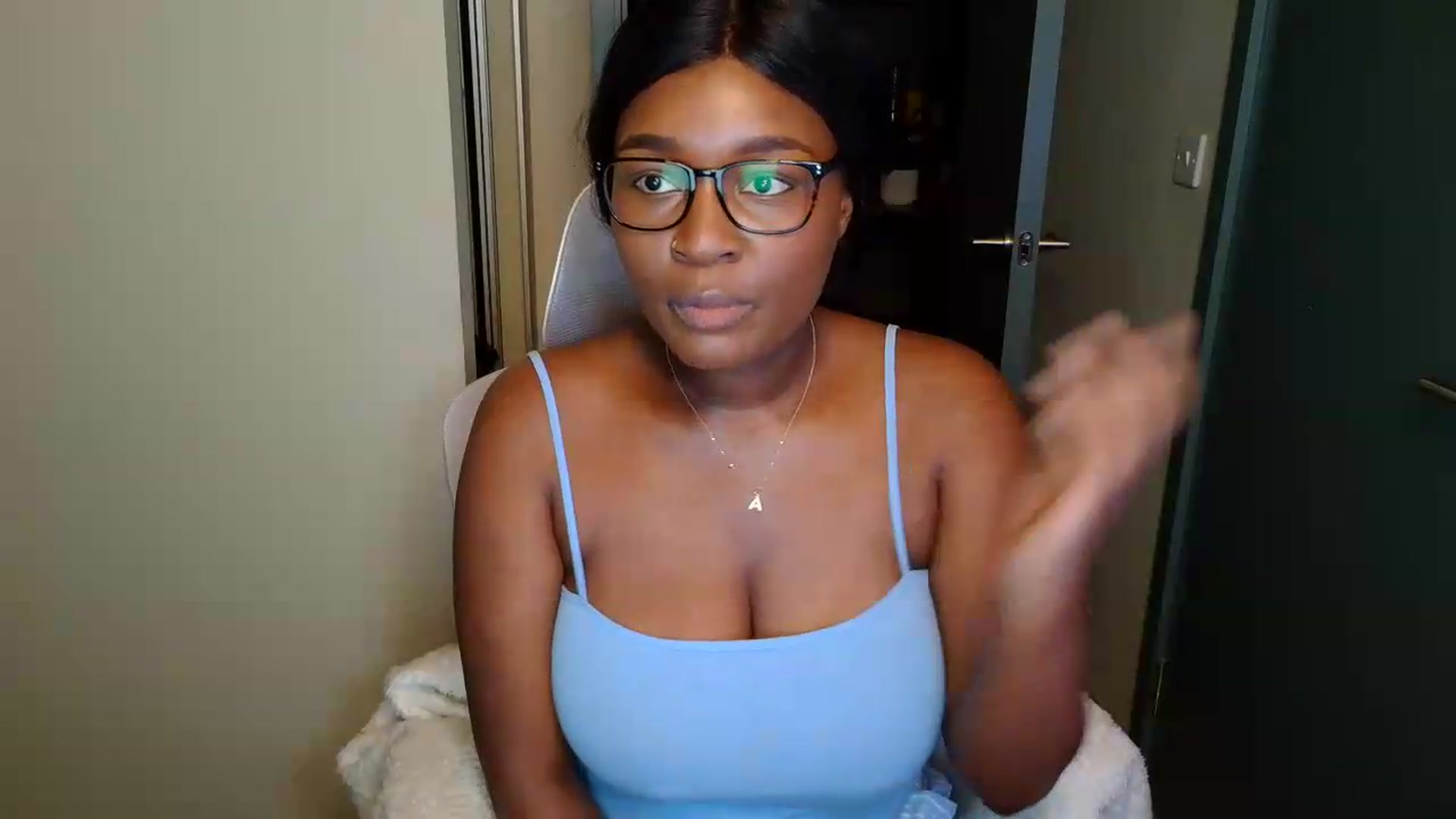 Gallery image thumbnail from Itsanna_b's myfreecams stream on, 07/06/2026, 21:41 image 12 of 20