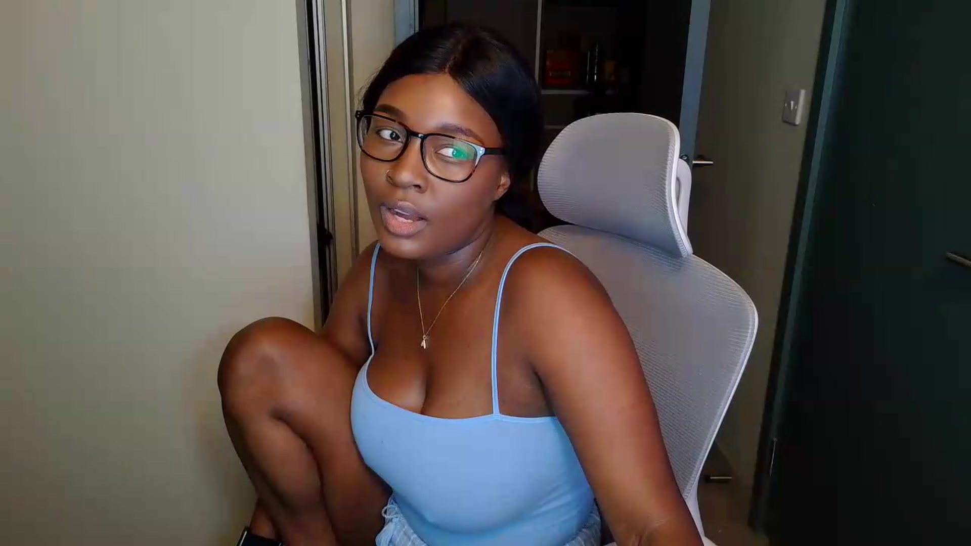Gallery image thumbnail from Itsanna_b's myfreecams stream on, 07/06/2026, 21:41 image 10 of 20