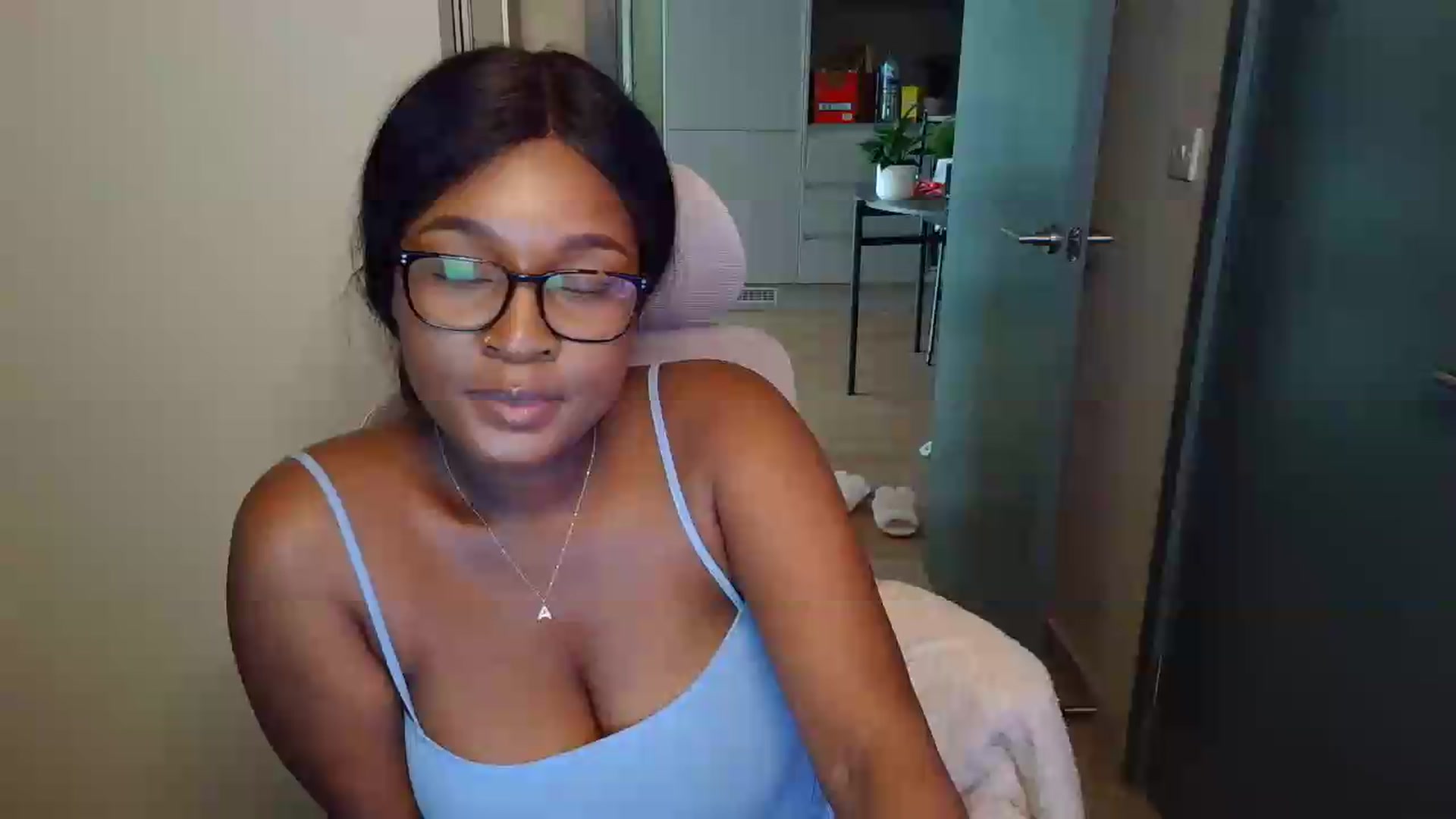 Gallery image thumbnail from Itsanna_b's myfreecams stream on, 07/07/2026, 08:21 image 16 of 20