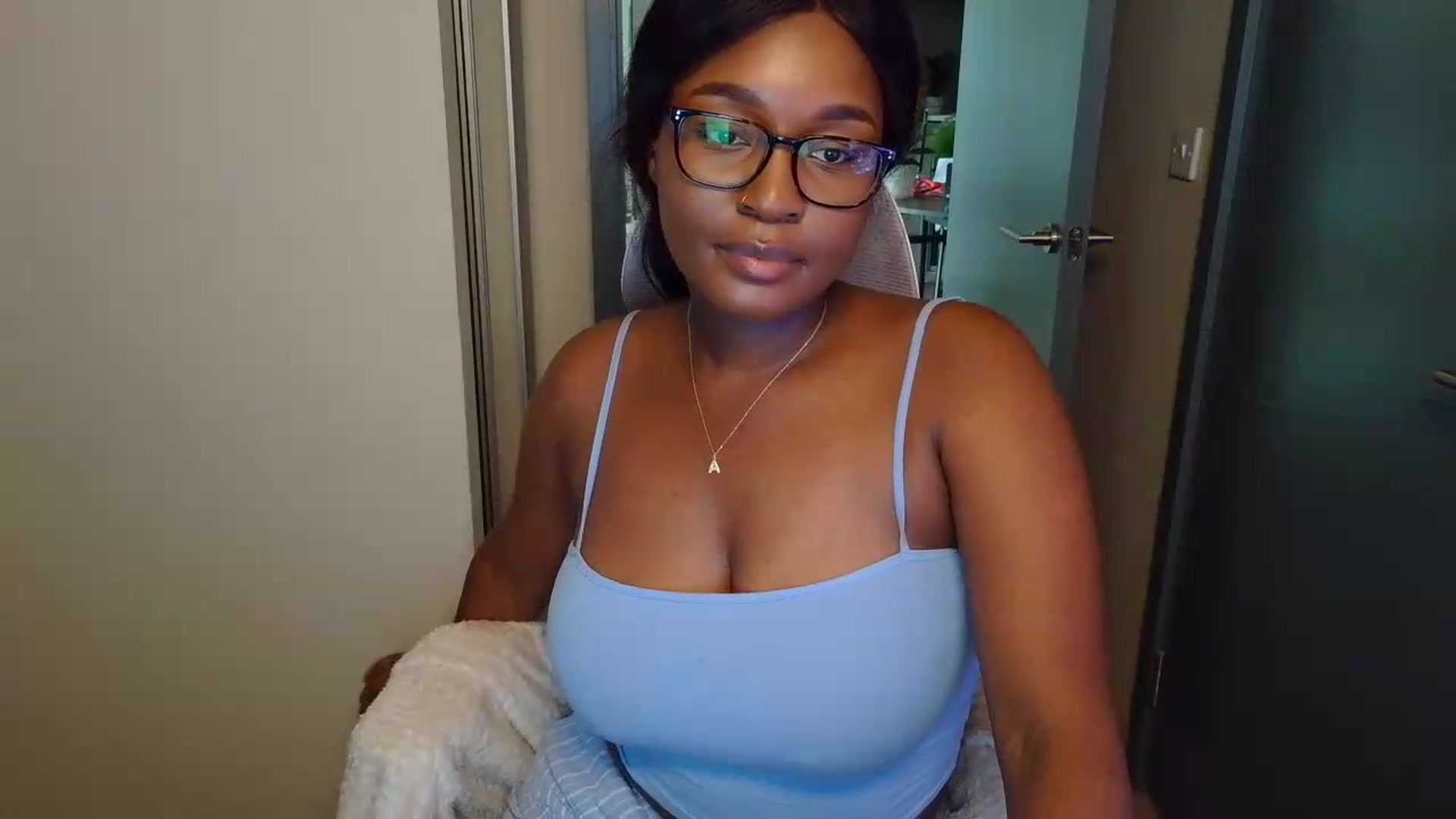 Gallery image thumbnail from Itsanna_b's myfreecams stream on, 07/07/2026, 08:21 image 18 of 20