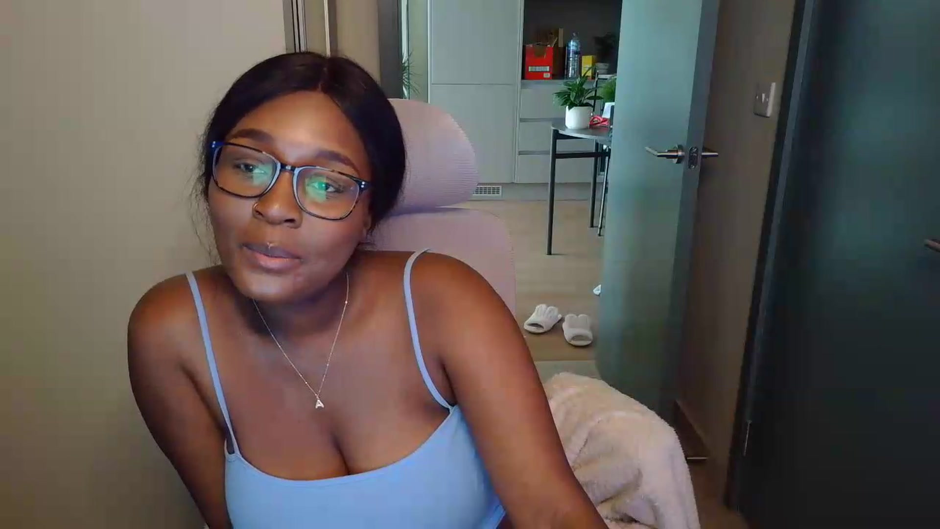 Gallery image thumbnail from Itsanna_b's myfreecams stream on, 07/07/2026, 08:21 image 19 of 20