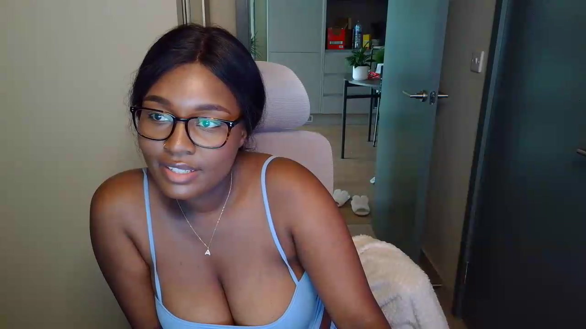 Gallery image thumbnail from Itsanna_b's myfreecams stream on, 07/07/2026, 08:21 image 13 of 20