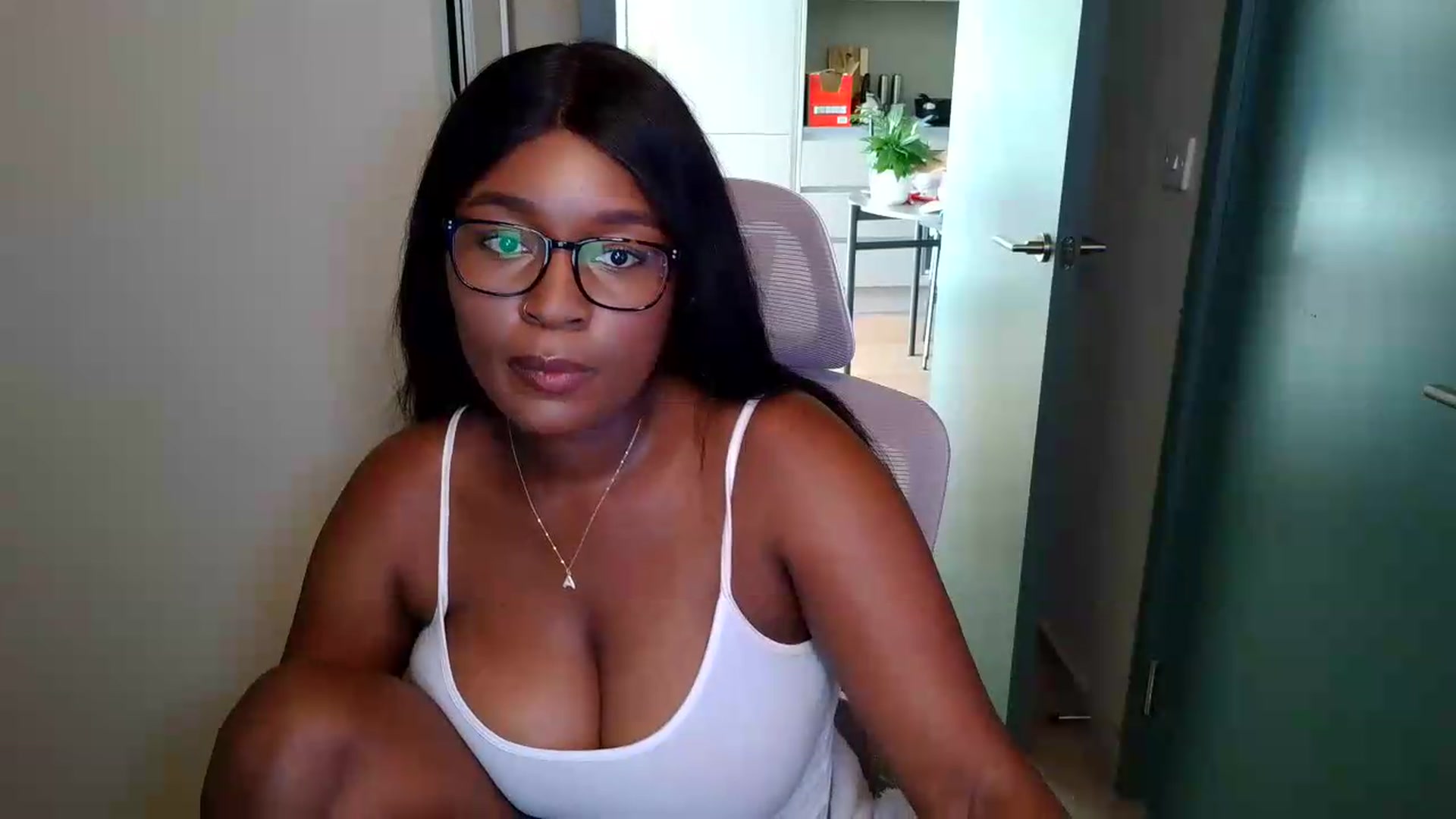 Gallery image thumbnail from Itsanna_b's myfreecams stream on, 07/09/2026, 07:51 image 16 of 20