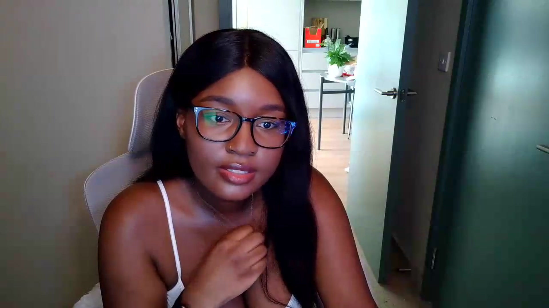 Gallery image thumbnail from Itsanna_b's myfreecams stream on, 07/09/2026, 07:51 image 5 of 20