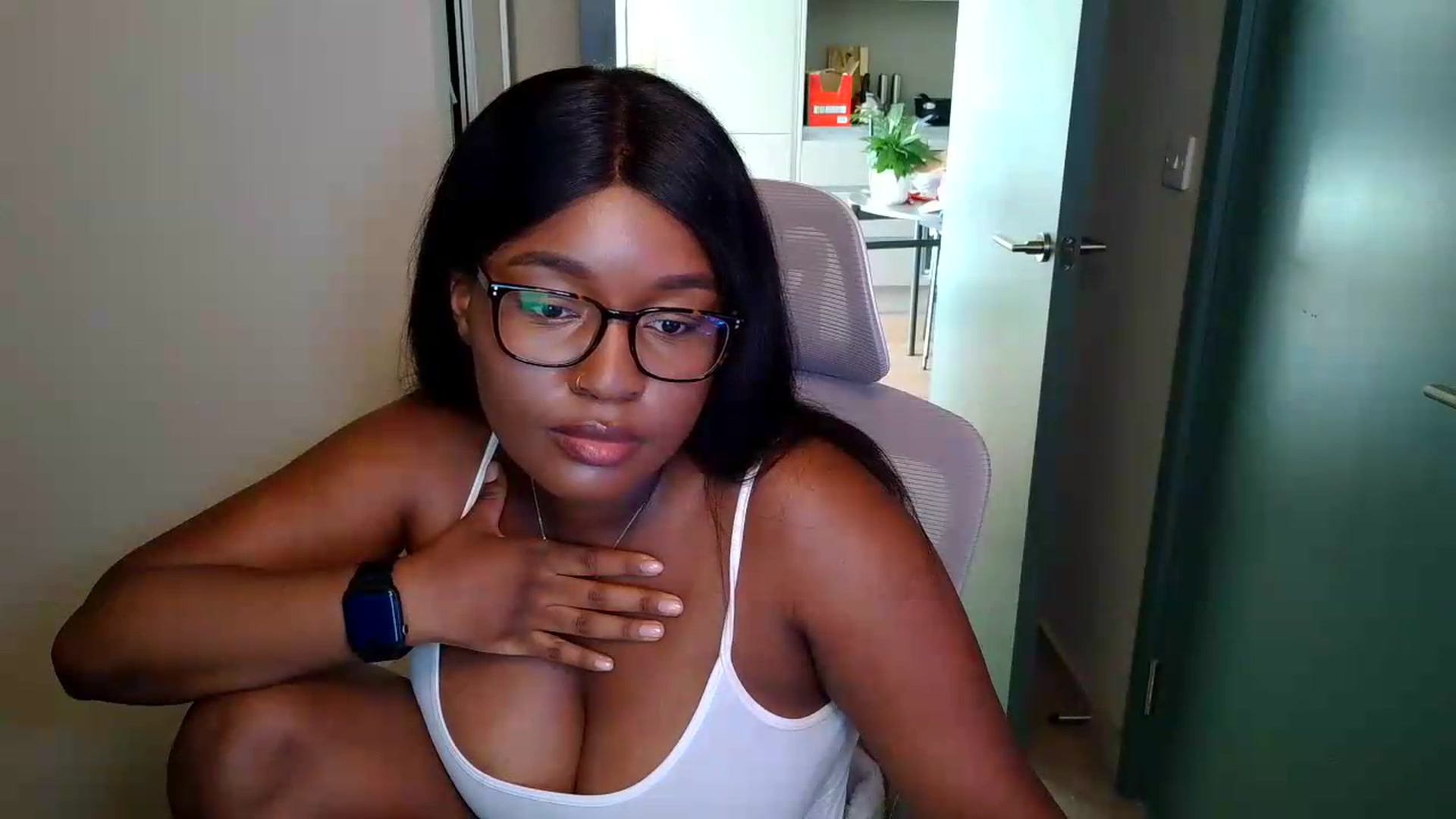 Gallery image thumbnail from Itsanna_b's myfreecams stream on, 07/09/2026, 07:51 image 14 of 20