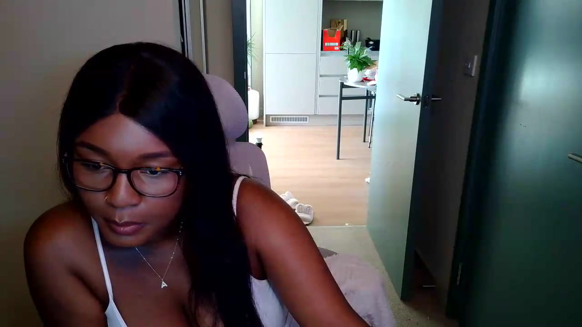 Gallery image thumbnail from Itsanna_b's myfreecams stream on, 07/09/2026, 07:51 image 11 of 20
