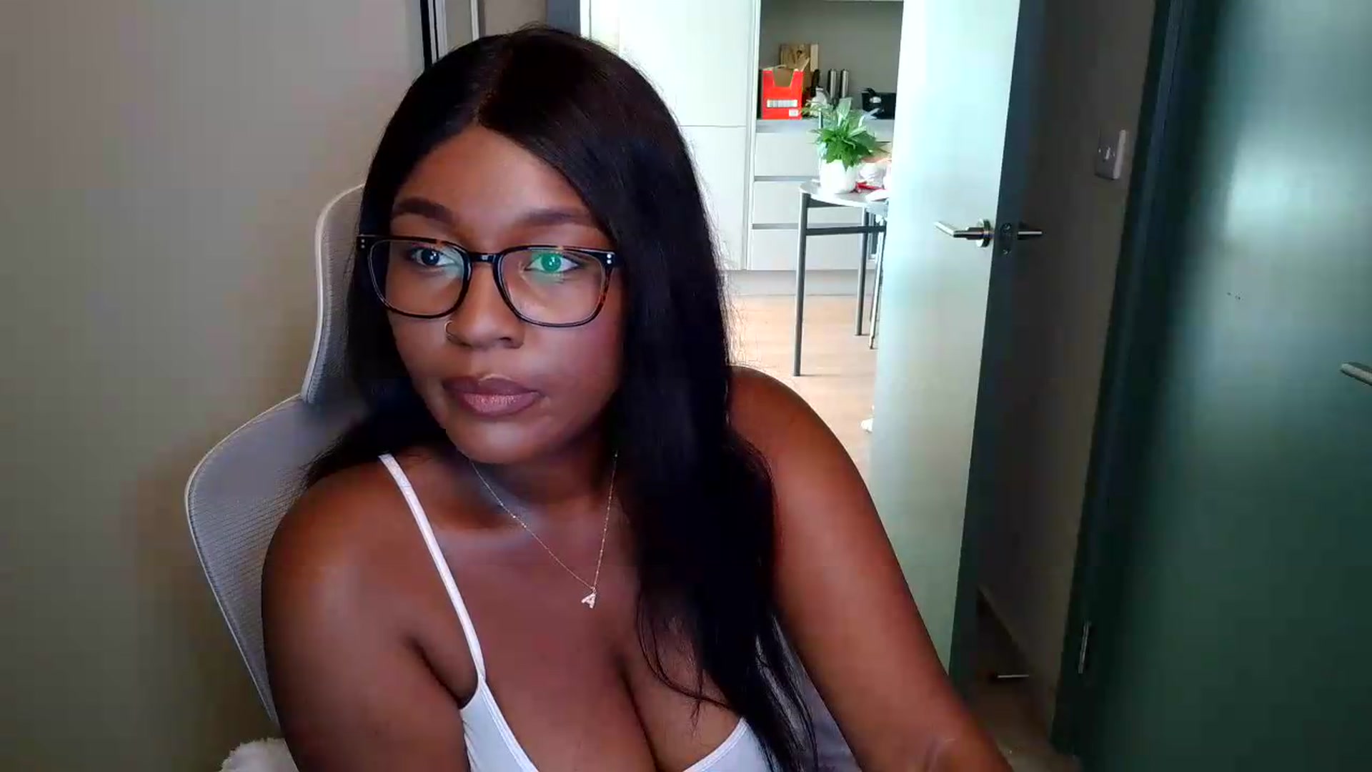 Gallery image thumbnail from Itsanna_b's myfreecams stream on, 07/09/2026, 07:51 image 12 of 20
