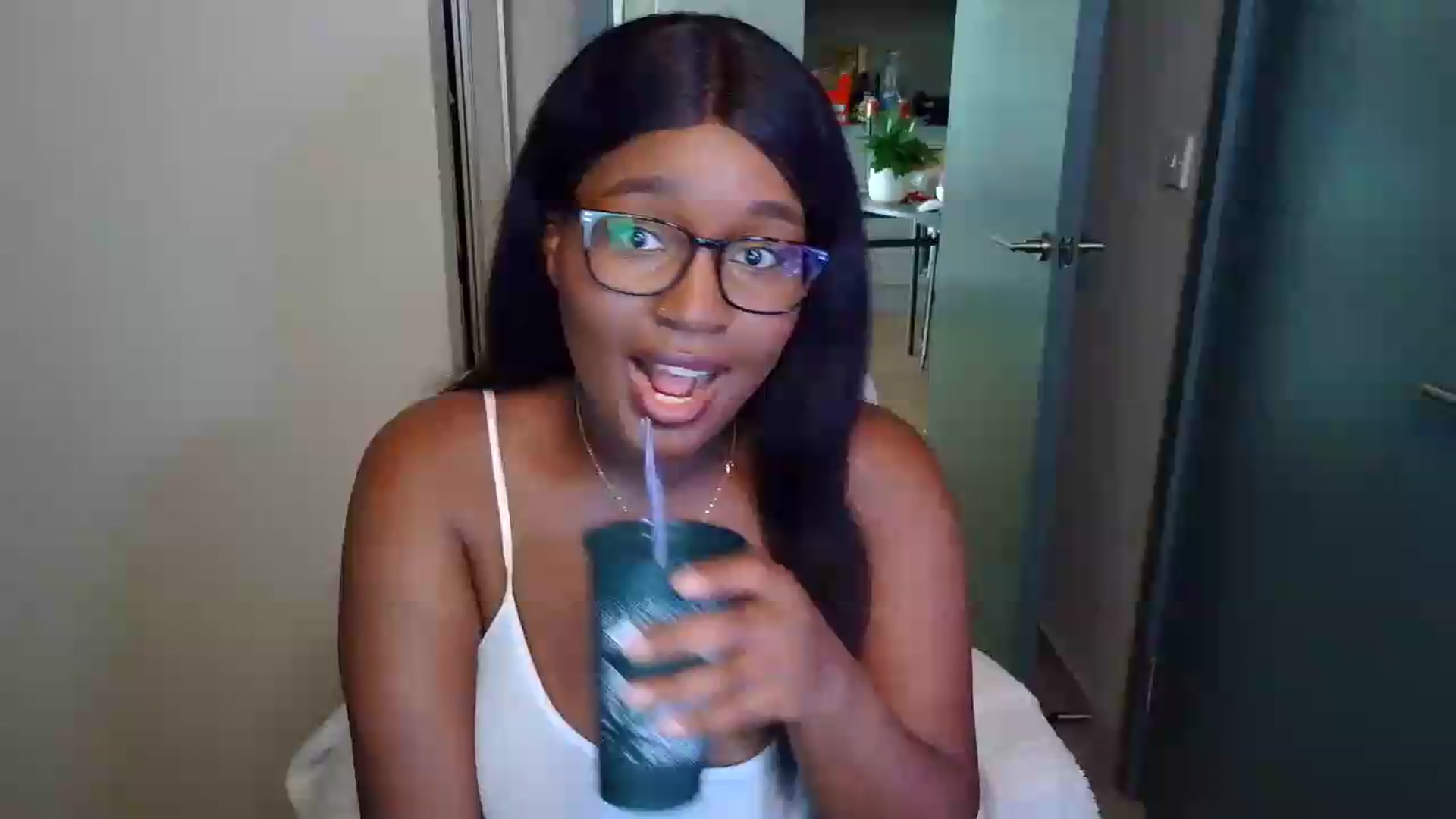 Gallery image thumbnail from Itsanna_b's myfreecams stream on, 07/09/2026, 09:39 image 2 of 20