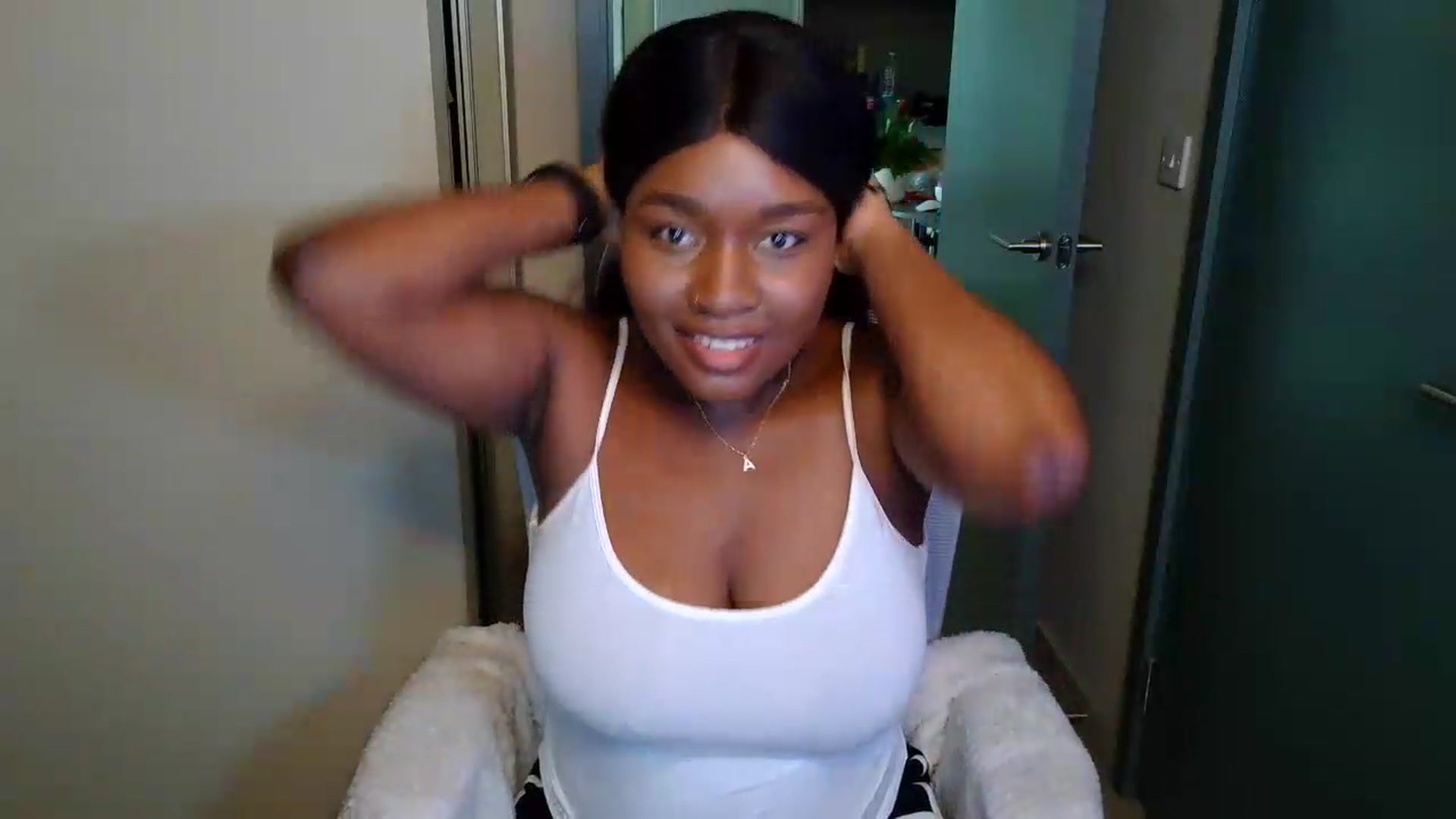 Gallery image thumbnail from Itsanna_b's myfreecams stream on, 07/09/2026, 09:39 image 18 of 20