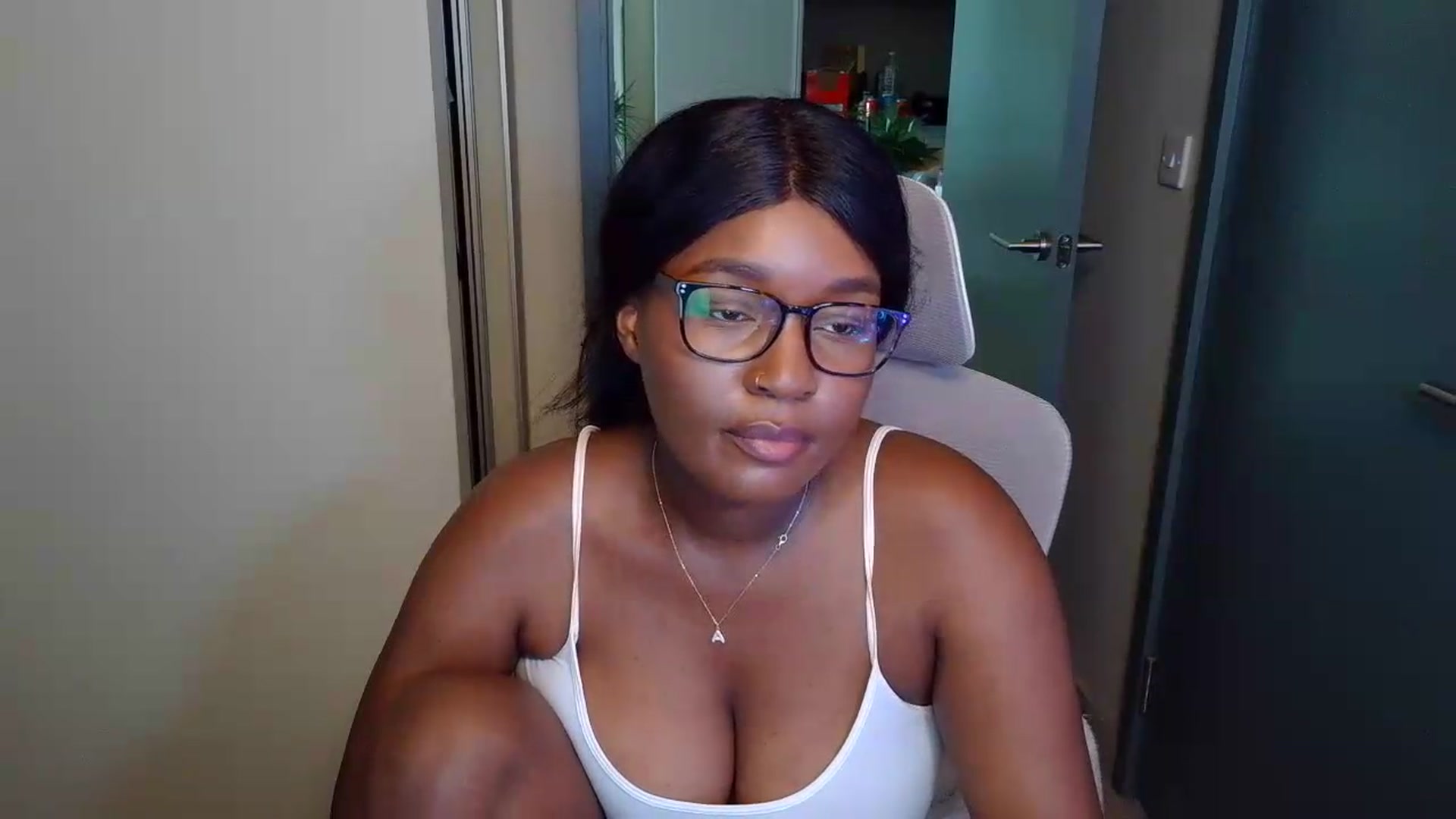 Gallery image thumbnail from Itsanna_b's myfreecams stream on, 07/09/2026, 09:39 image 19 of 20