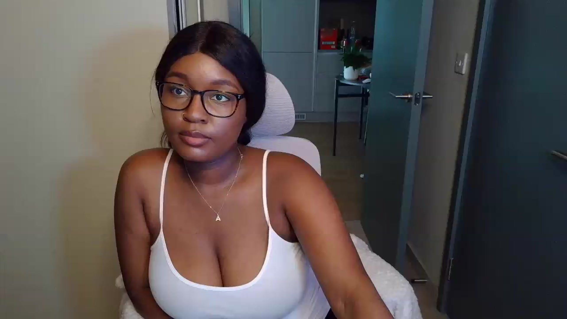 Gallery image thumbnail from Itsanna_b's myfreecams stream on, 07/09/2026, 11:36 image 3 of 20