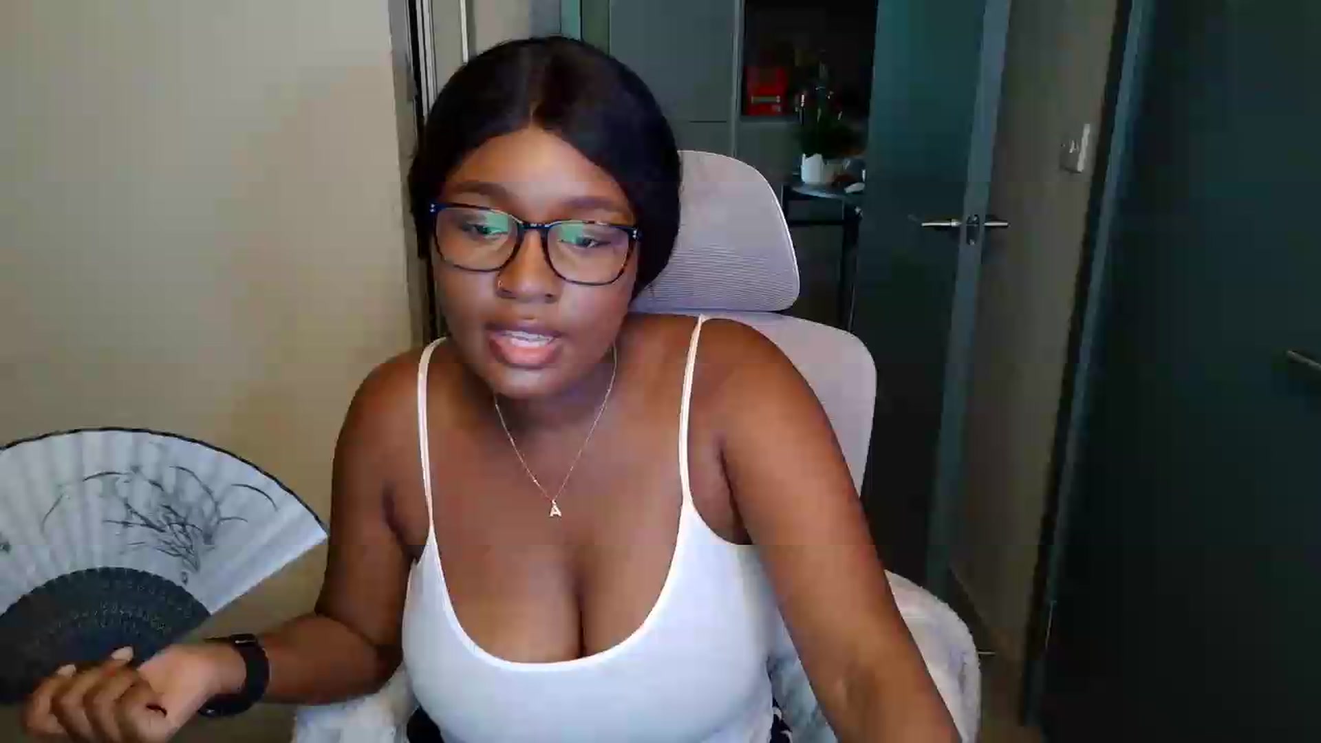 Gallery image thumbnail from Itsanna_b's myfreecams stream on, 07/09/2026, 11:36 image 14 of 20