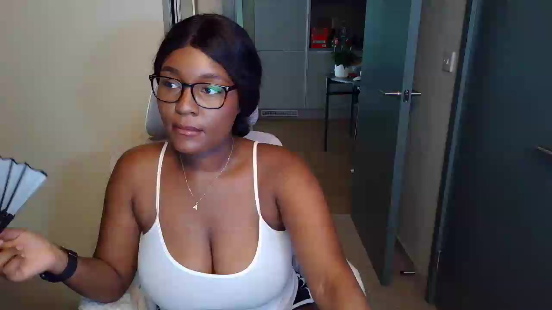 Gallery image thumbnail from Itsanna_b's myfreecams stream on, 07/09/2026, 11:36 image 19 of 20