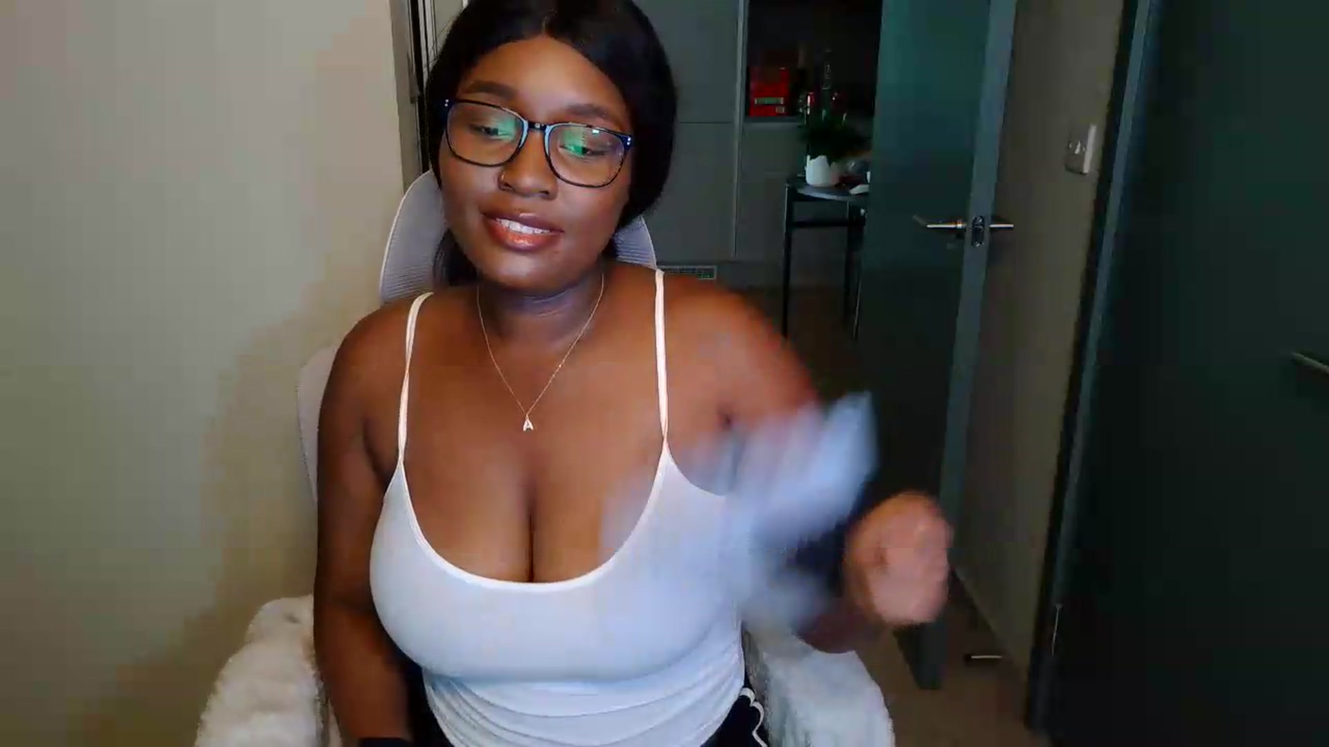Gallery image thumbnail from Itsanna_b's myfreecams stream on, 07/09/2026, 11:36 image 17 of 20